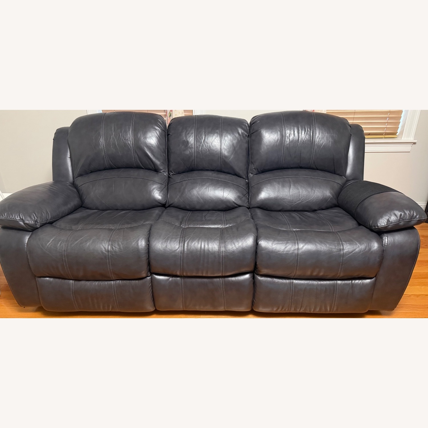 Bob's Discount Furniture Dark Gray 3+ Seater Sofa - image-4