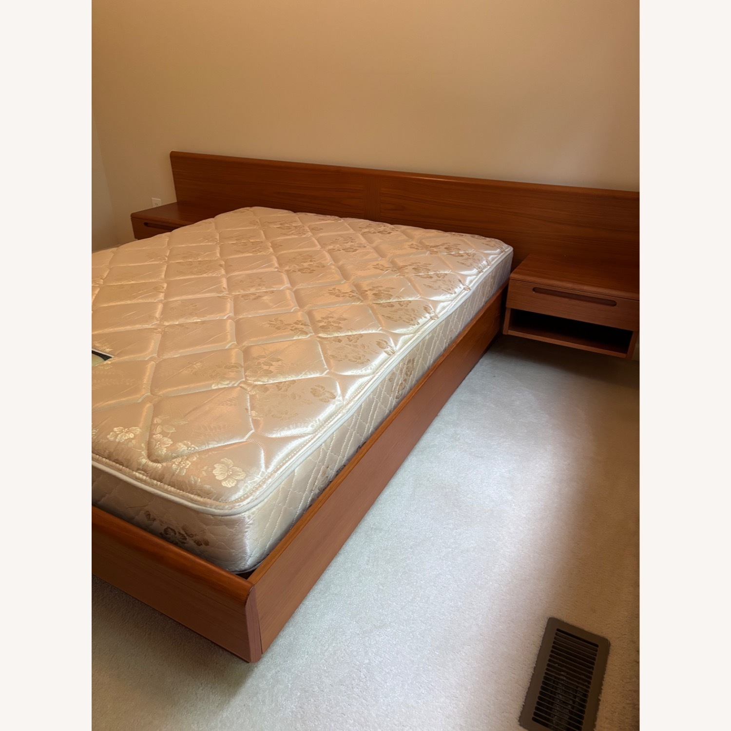 Mid-Century Modern Queen Bed - image-4