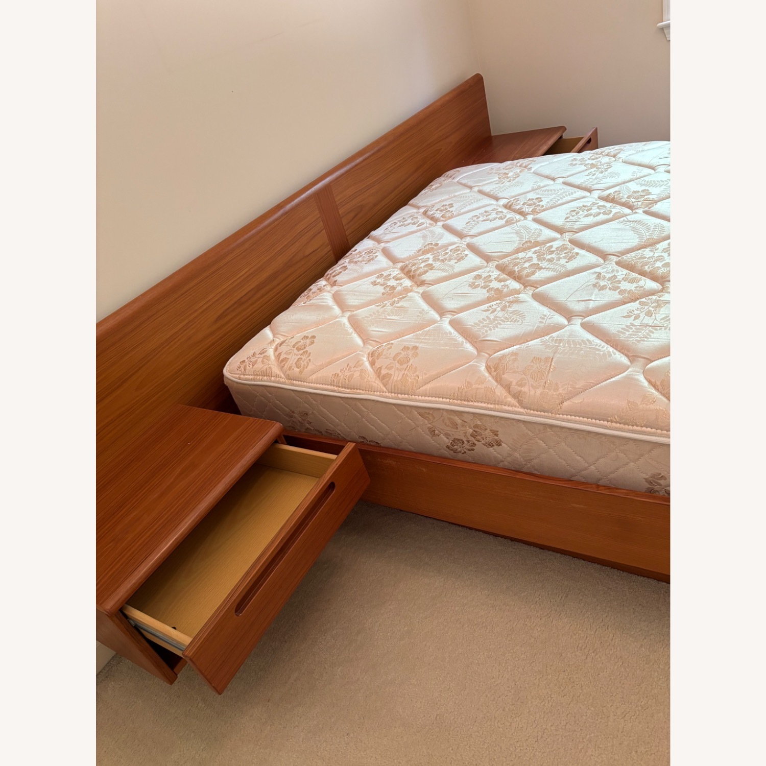Mid-Century Modern Queen Bed - image-7