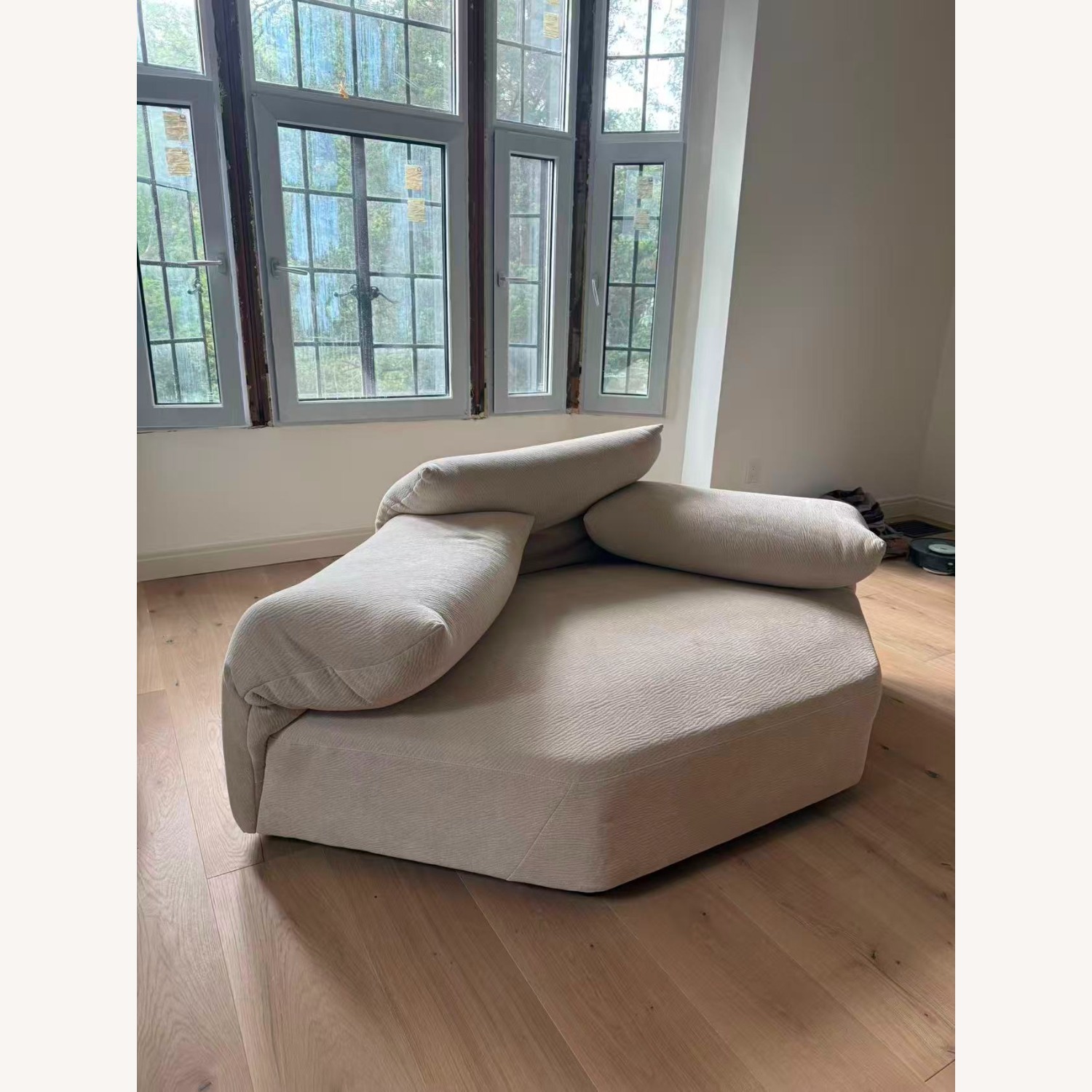 Luxury Designer Lounge Chair - image-2
