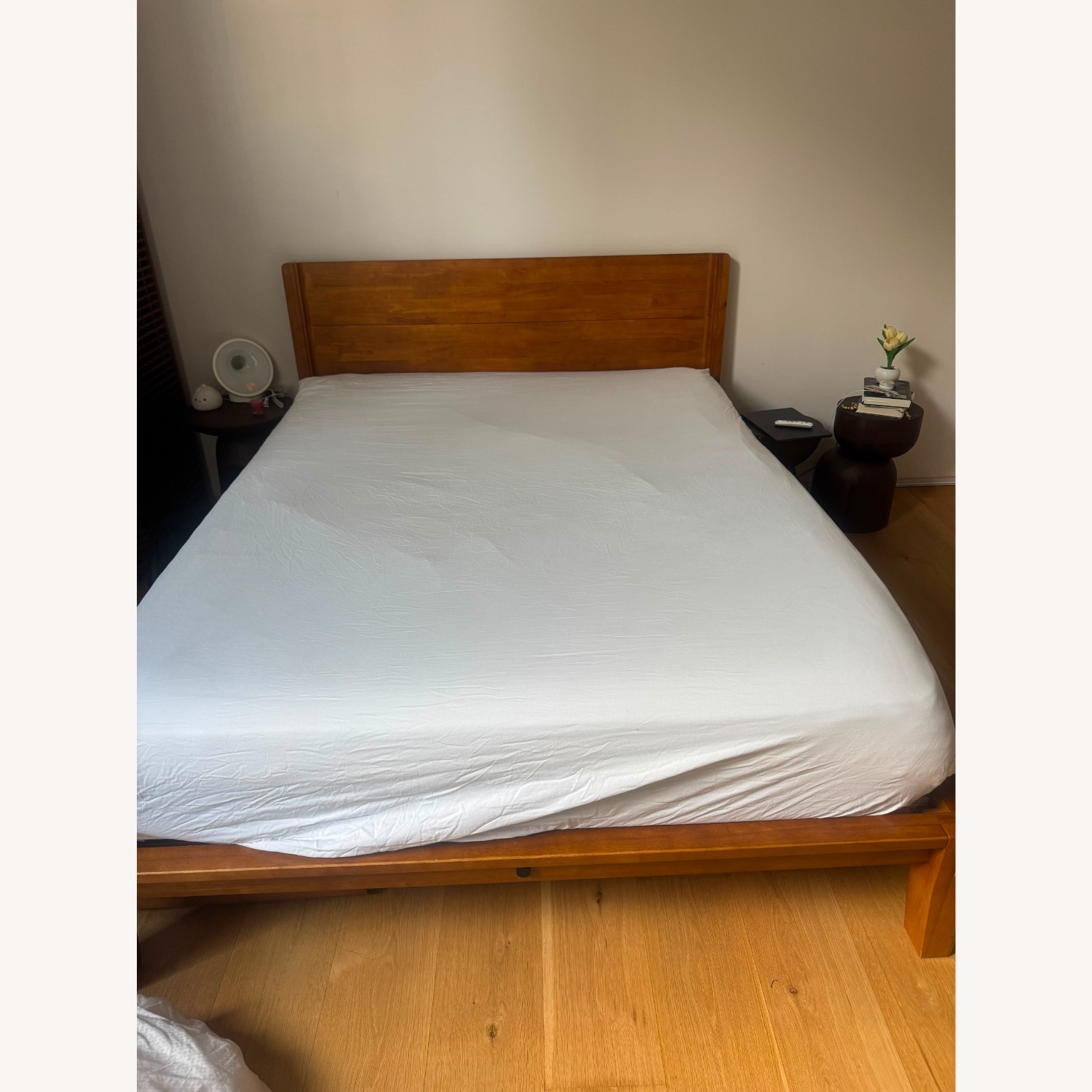 Thuma Dark Brown Wood Queen Bed - image-2