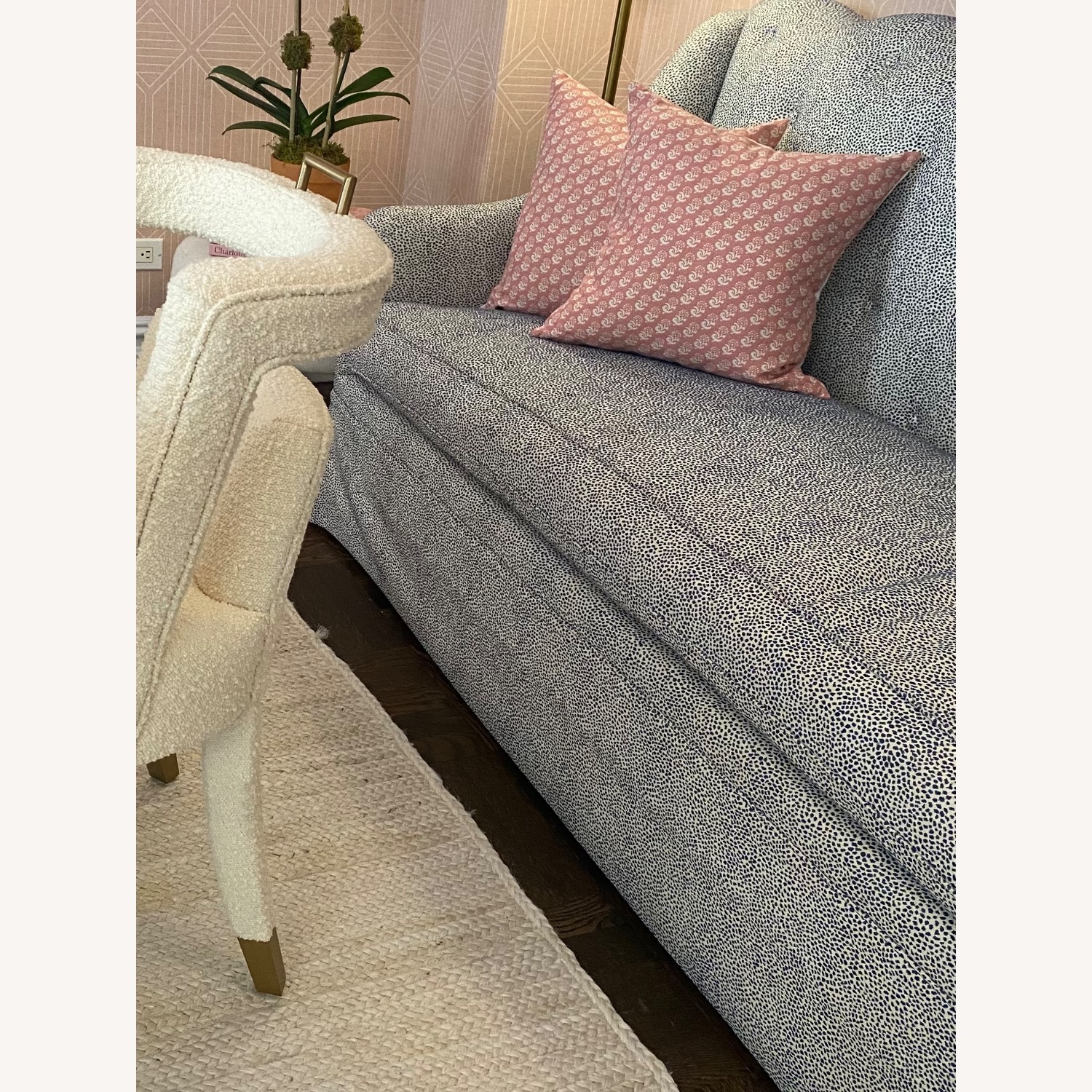 Taylor Made Custom Scalloped Settee Sofa - image-2