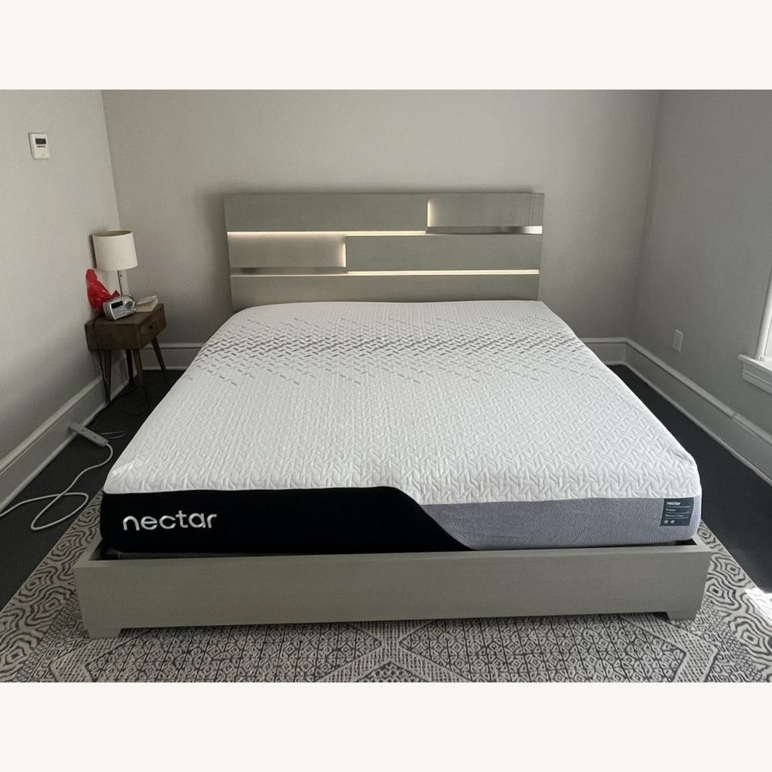 Raymour & Flanigan Alara Light Gray King Bed - image-2