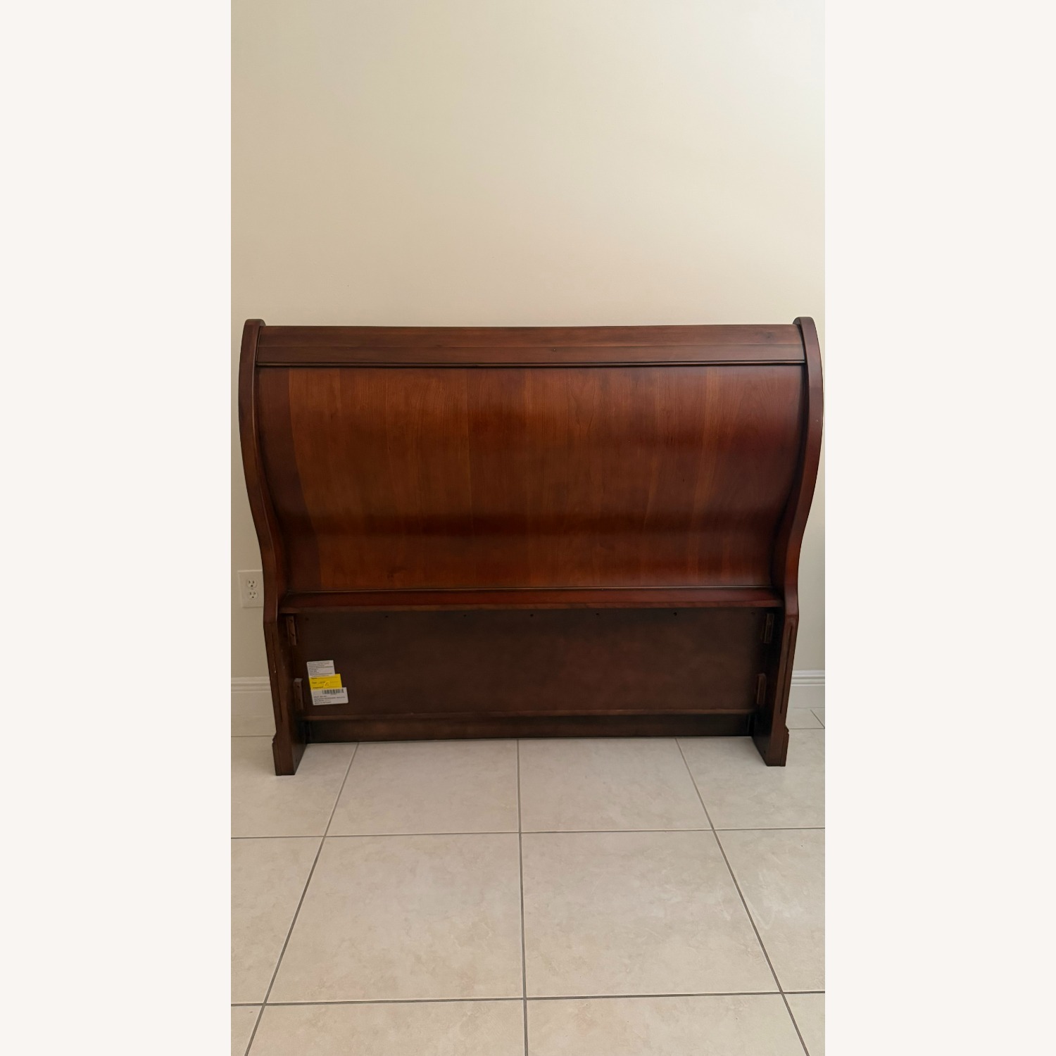 Cherry Wood Sleigh Full Size Bedframe - image-4