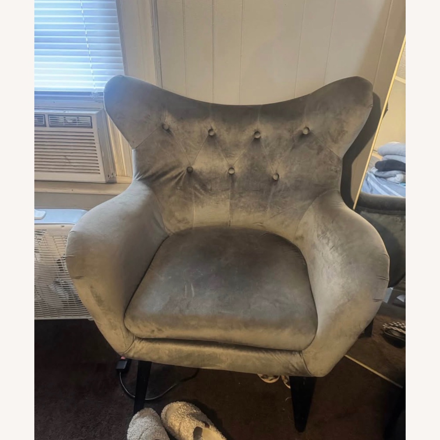 Roomfitters Accent Chair - image-1