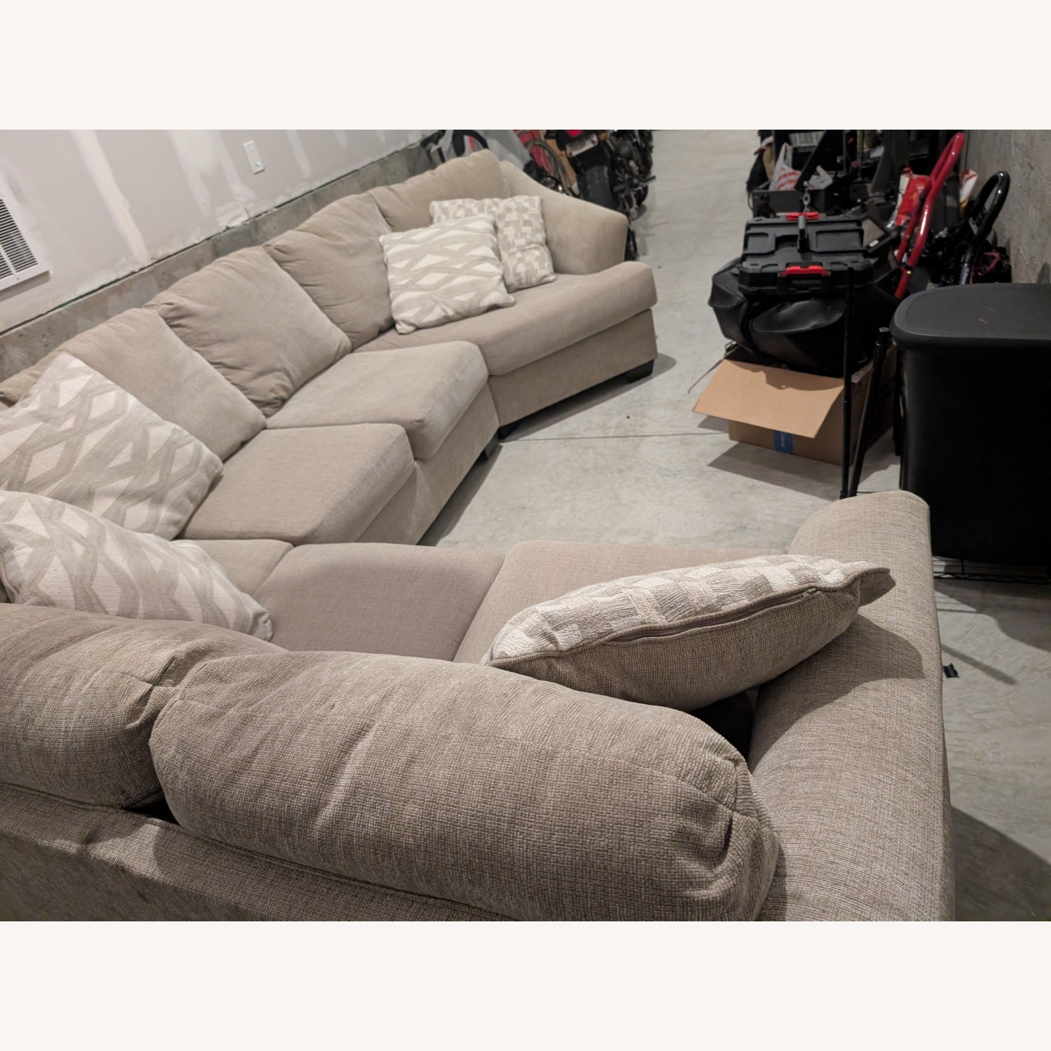 Ashley Furniture Brogan Bay Linen 3+ Piece Sectional - image-5