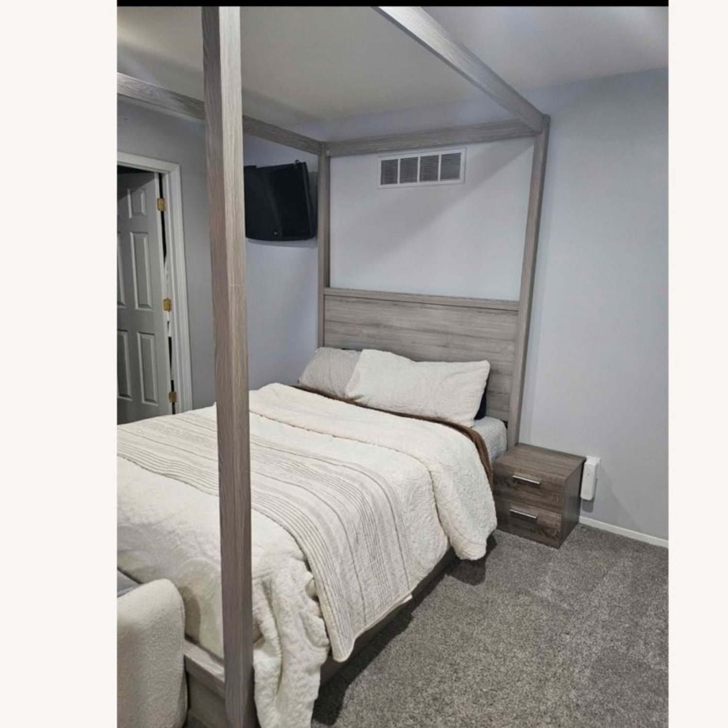 Light Gray Wood Queen Bed - image-4