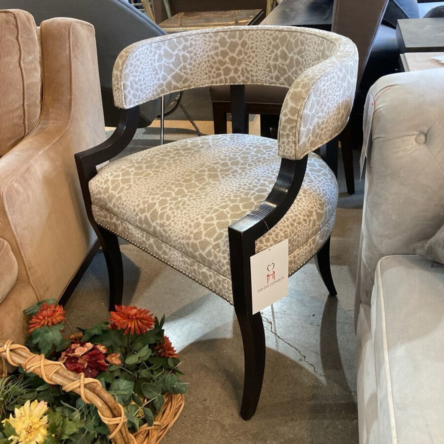 Vanguard Thom Filicia Otisco Curved Back Chair - image-2