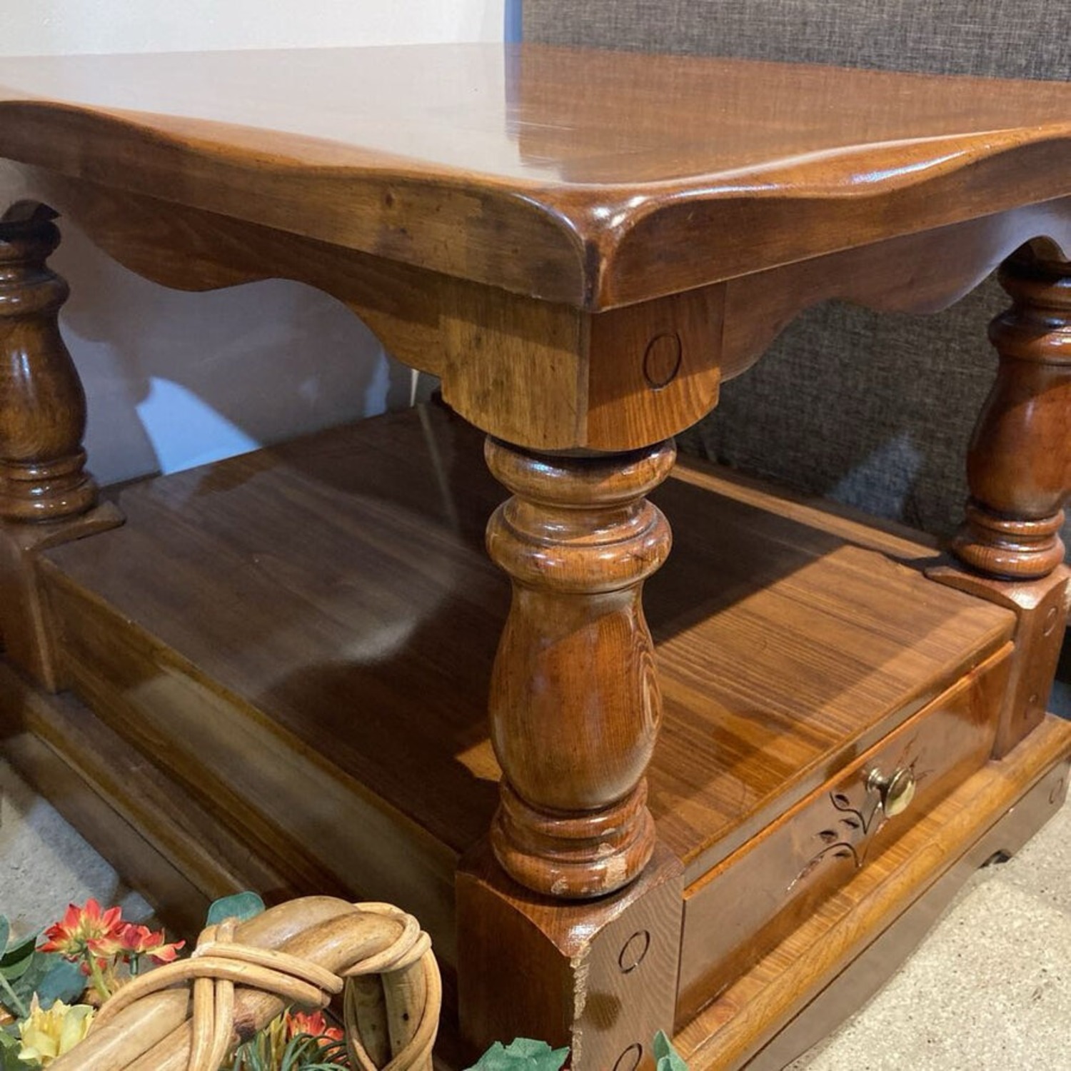 Solid Colonial Style 1-Drawer Nightstand - image-7