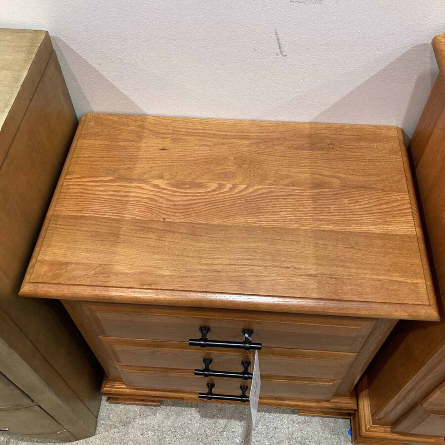 Vaughan Bassett Solid Oak 2-Drawer Nightstand - image-4