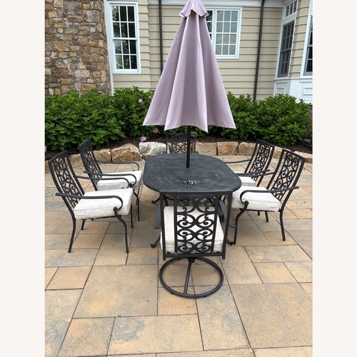 Used 6 Seat Patio Dining Set for sale on AptDeco