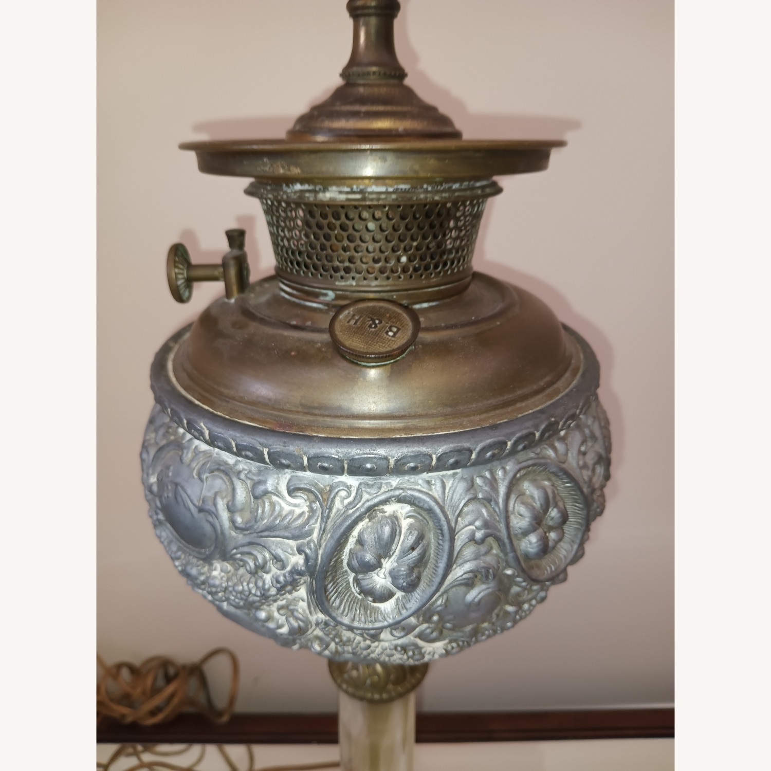 Vintage/Antique Finds Gold Brass Table Lamp - image-6