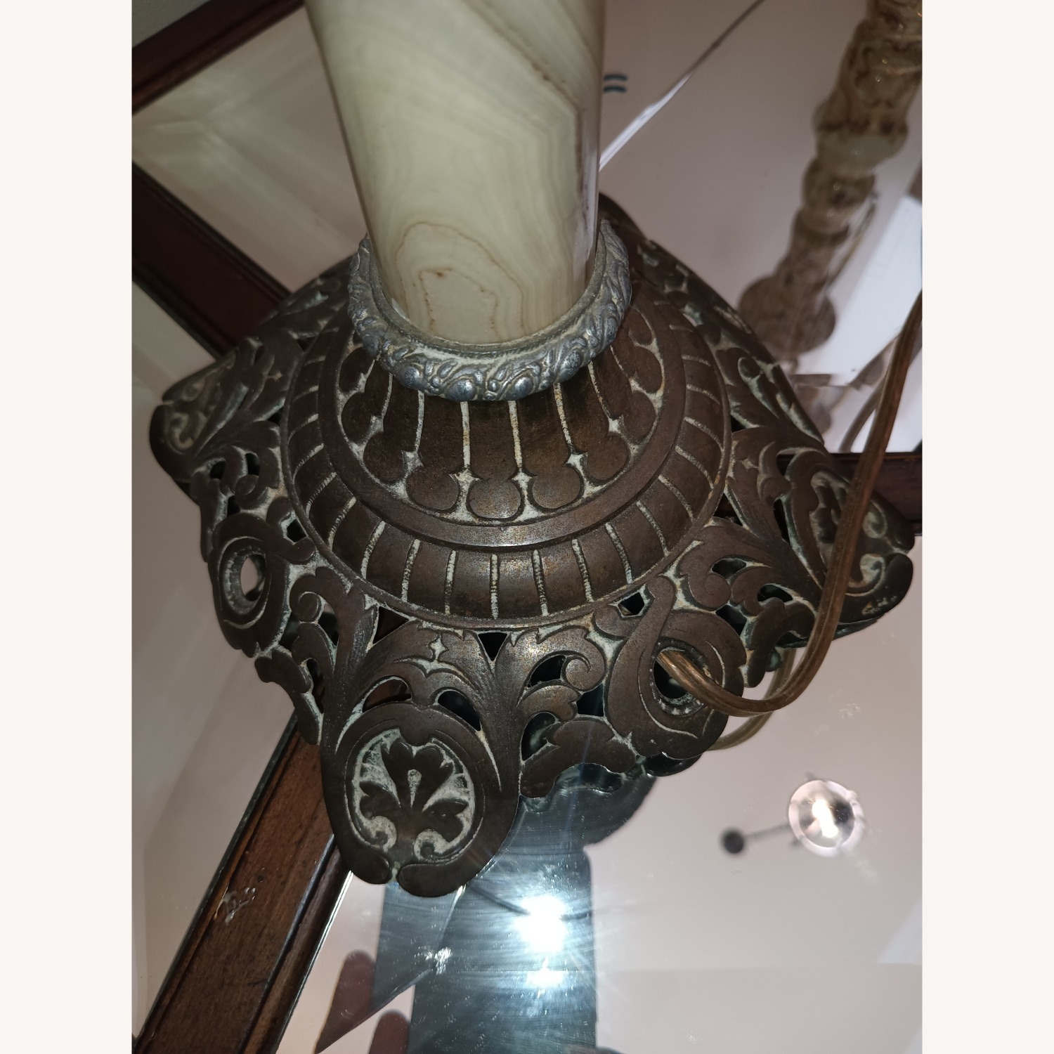 Vintage/Antique Finds Gold Brass Table Lamp - image-4