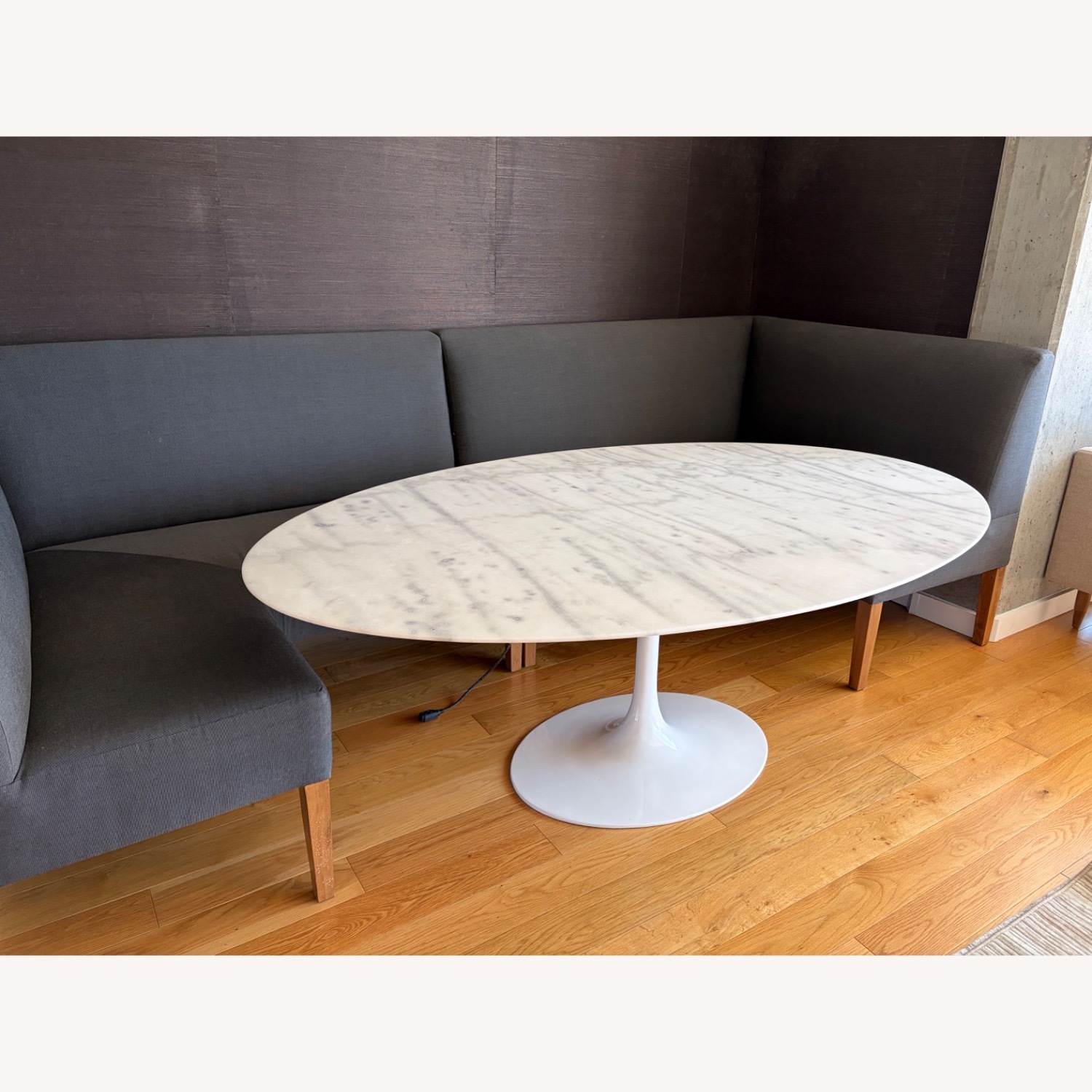Saarinen-Style Oval Marble Tulip Dining Table - image-3