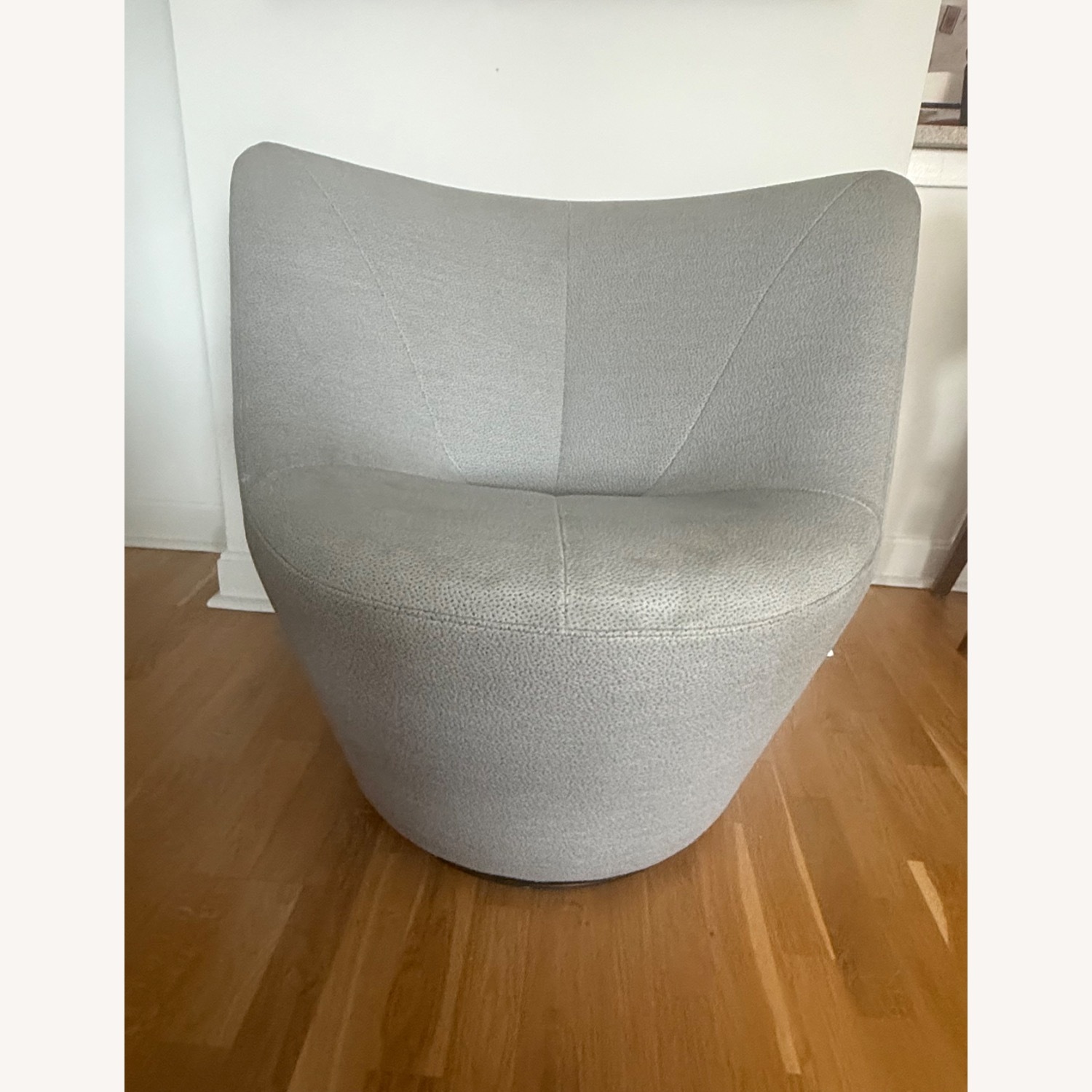 Anda Swivel Chair - image-3