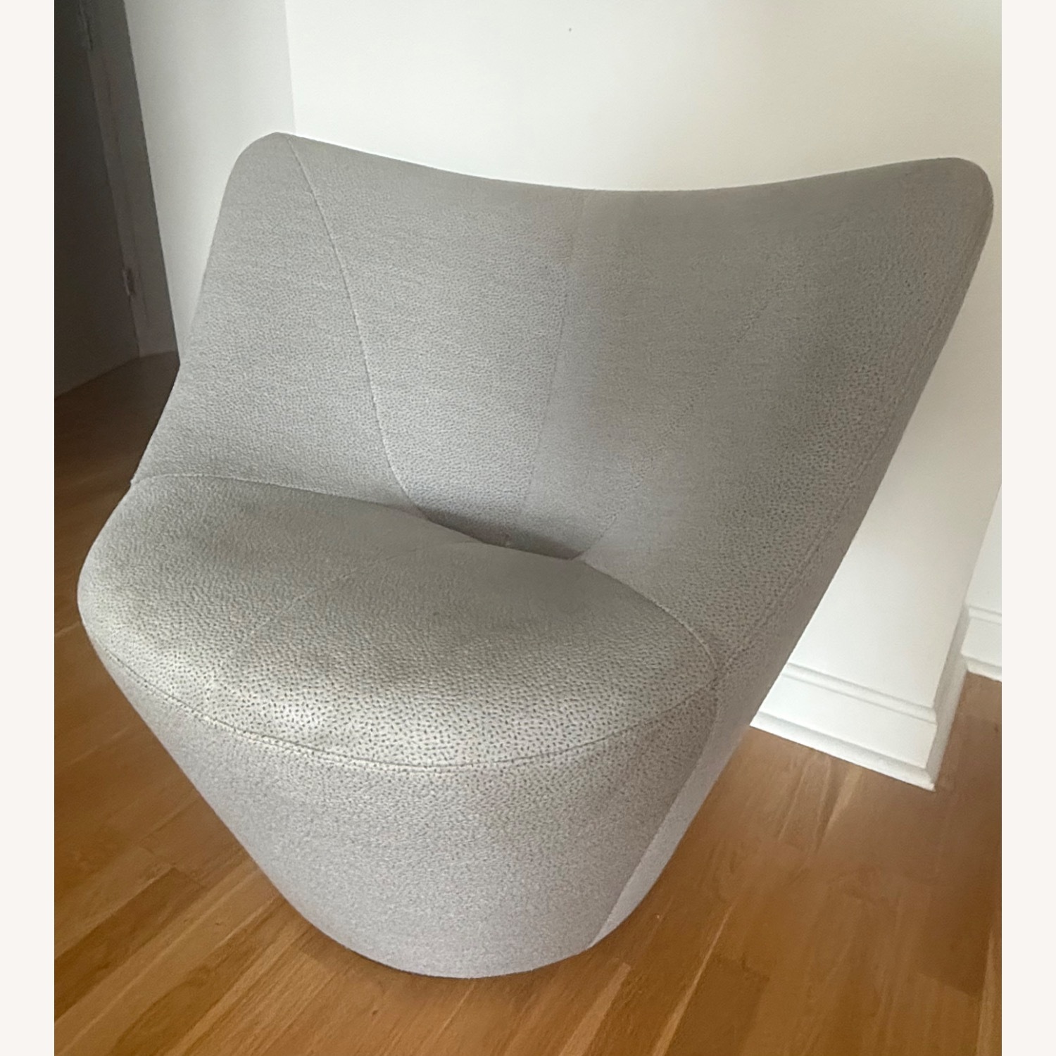 Anda Swivel Chair - image-2