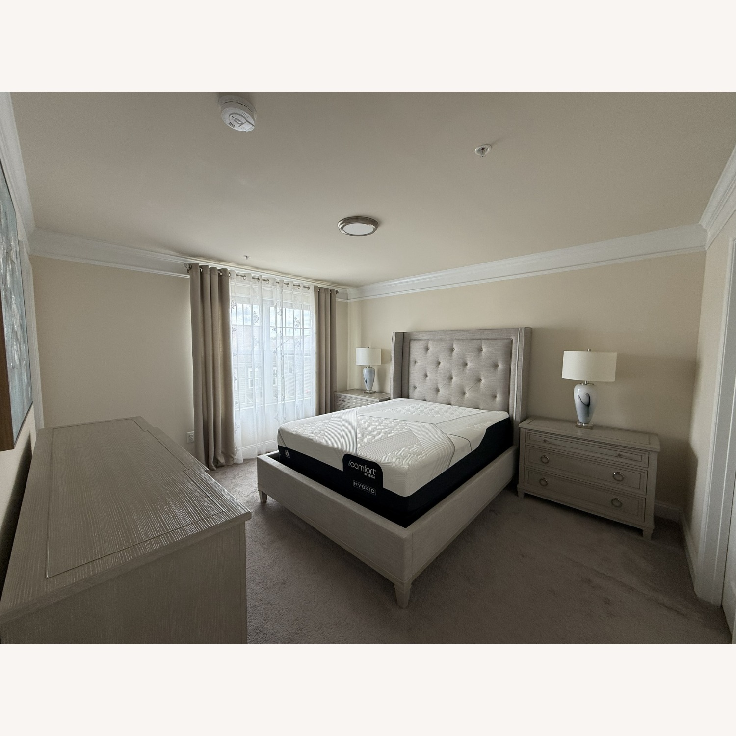Hyde Park Bed (Queen Frame) - image-2