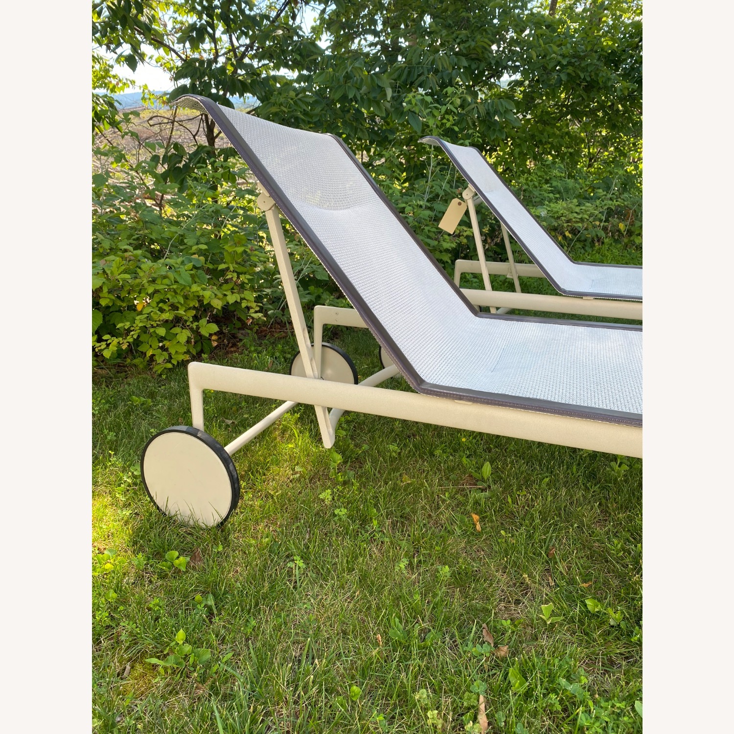 Vintage/Antique White Metal Patio Furniture - image-4