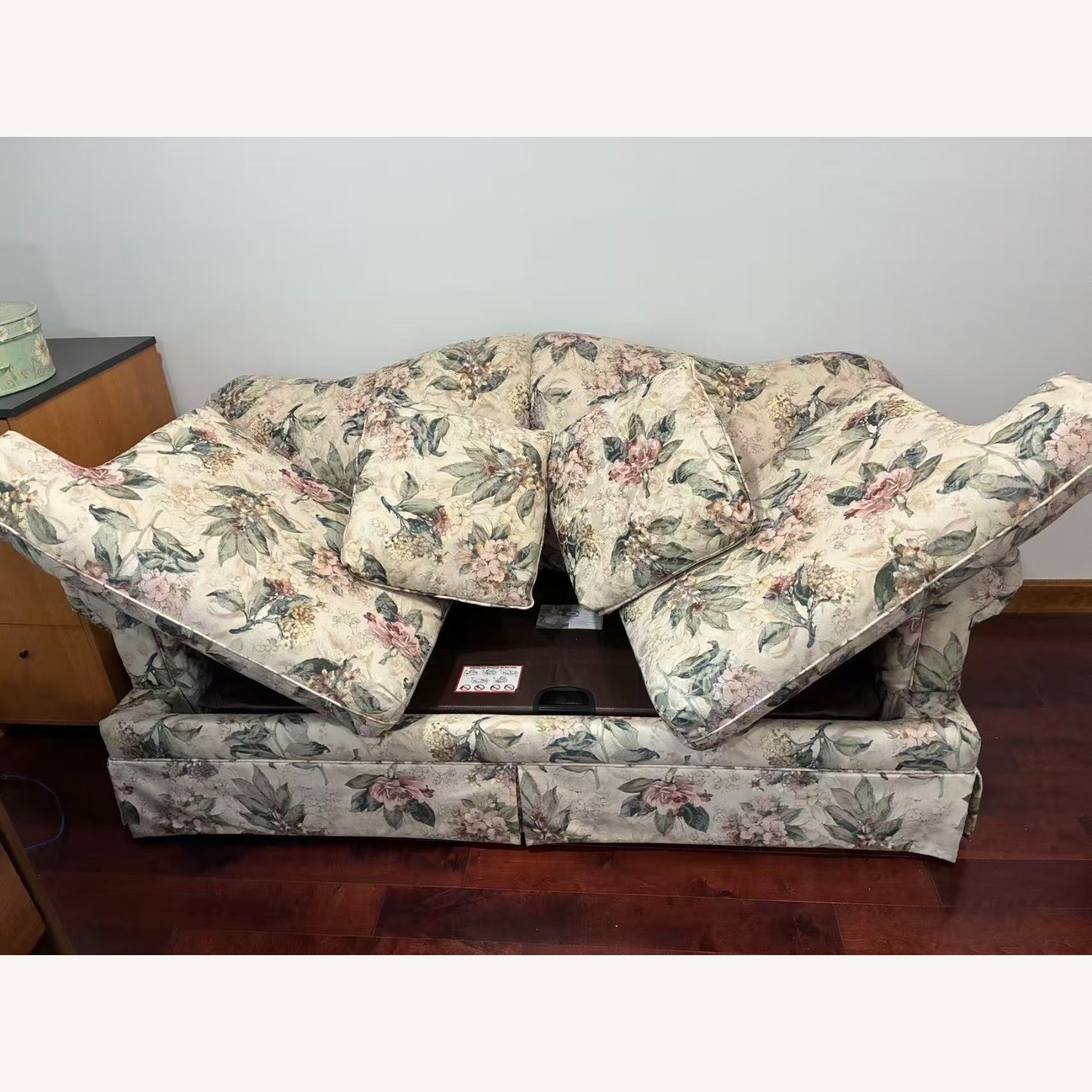Traditional Rolled-arm Fabric Sleeper Sofa - image-2