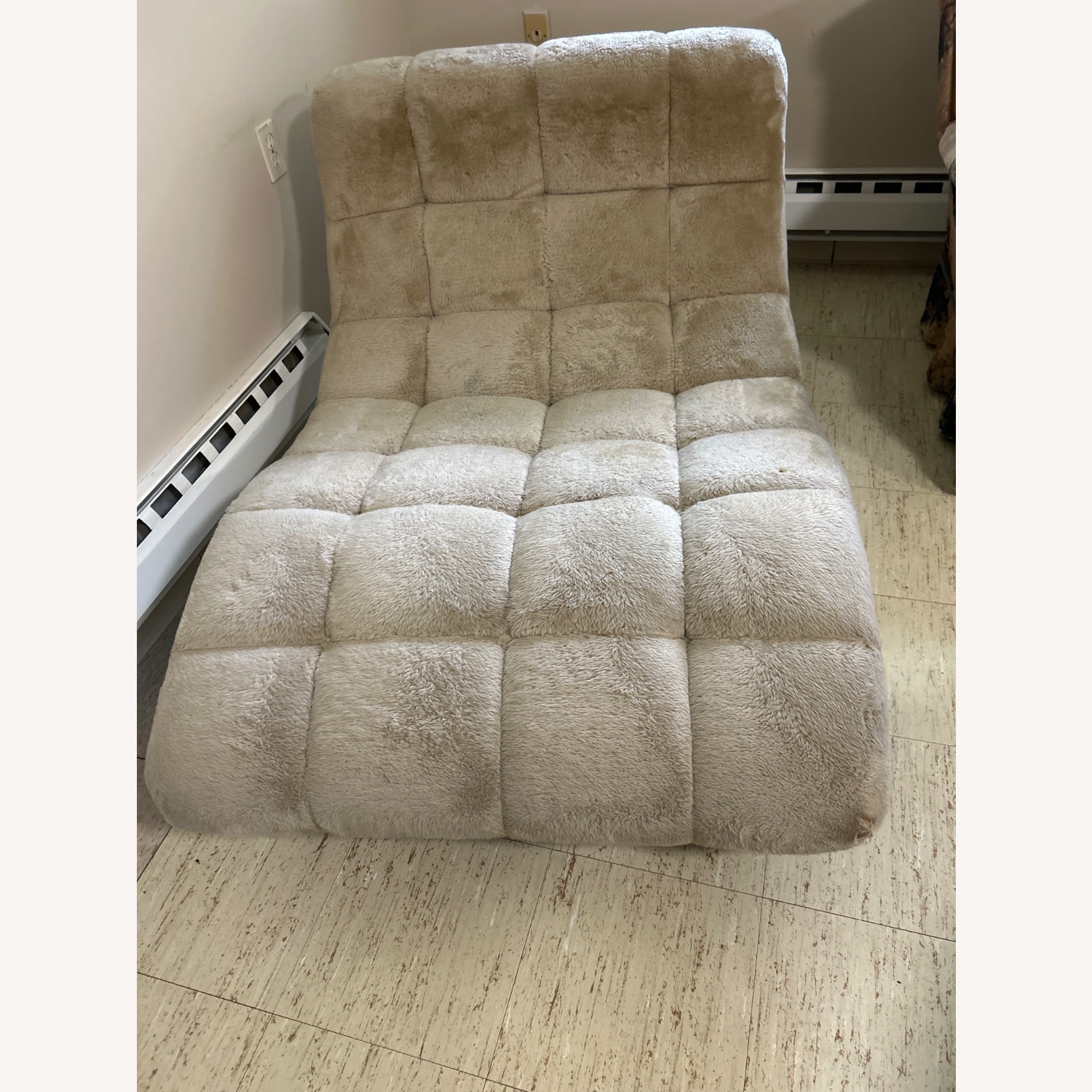 Vintage/Antique Finds Light Brown Chaise Lounge - image-2