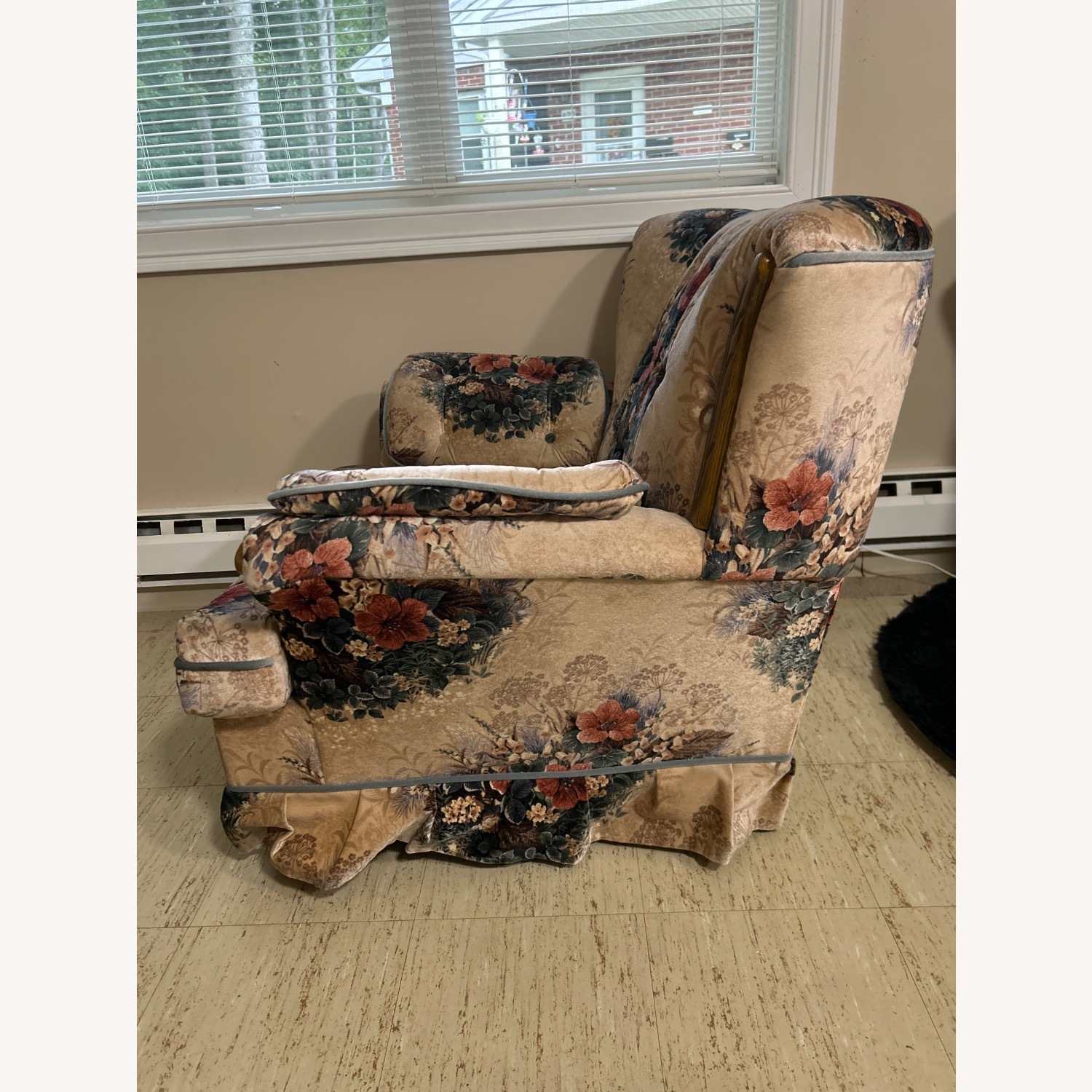 Vintage/Antique Finds Accent Chair - image-2