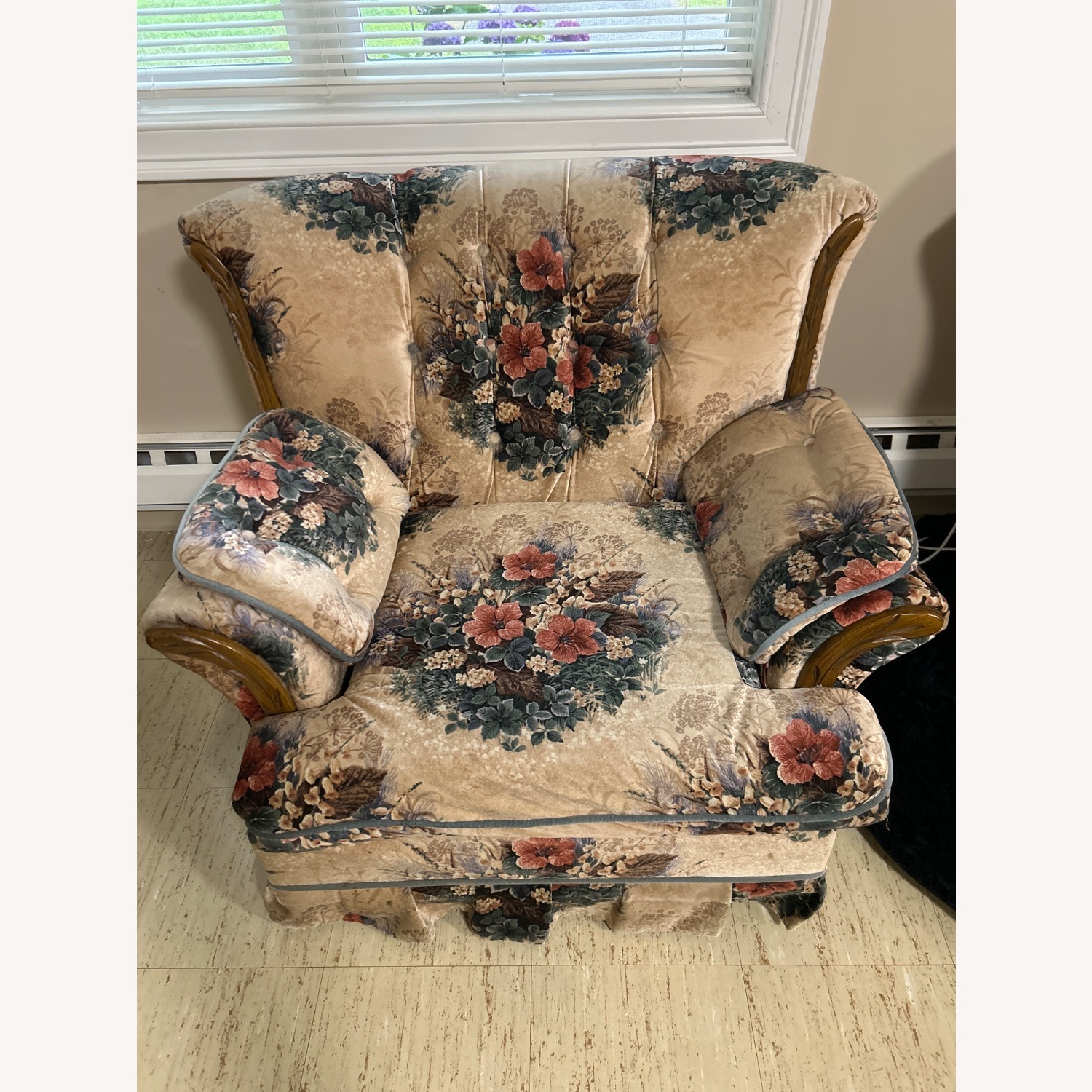 Vintage/Antique Finds Accent Chair - image-3