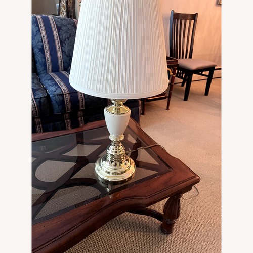 Used Vintage/Antique Finds White Table Lamp for sale on AptDeco