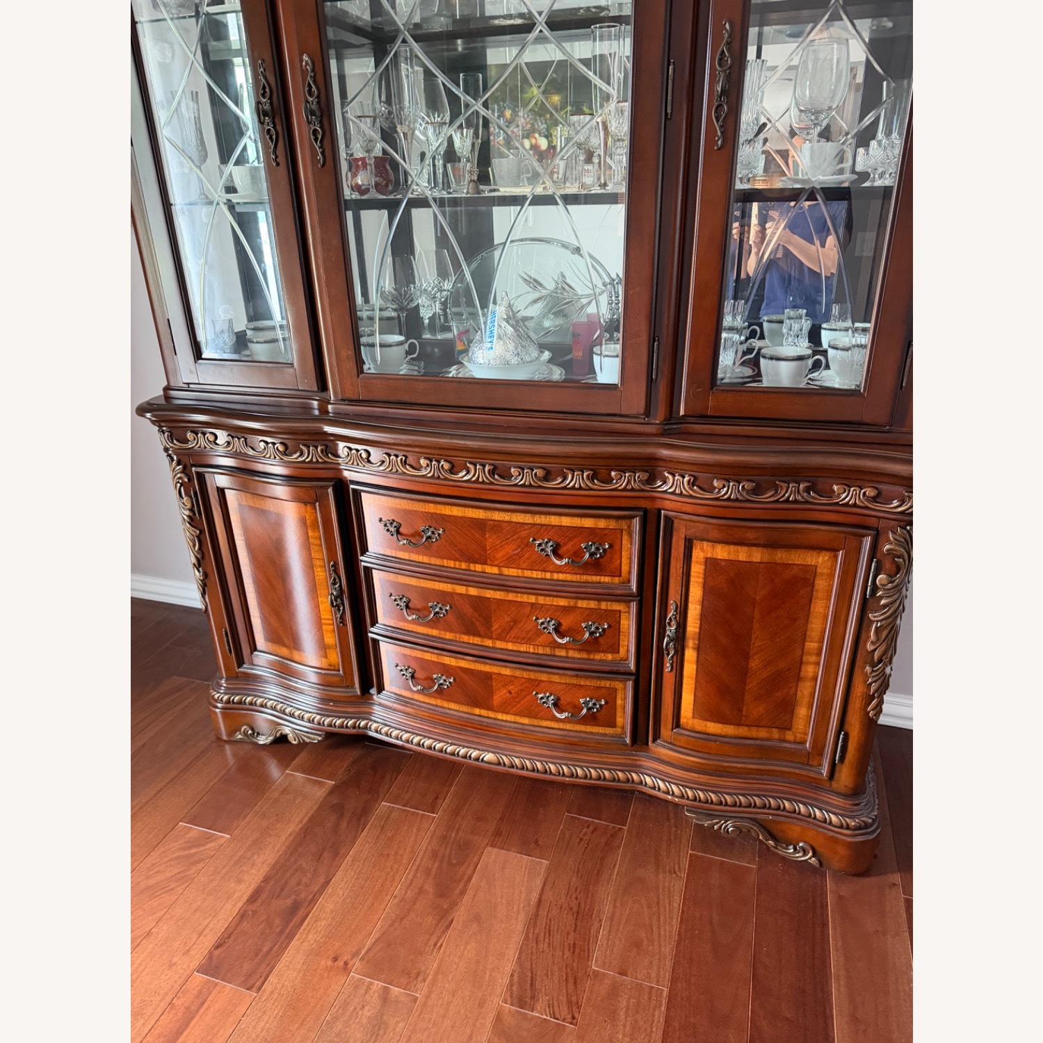 China Cabinet With Lights  - image-3