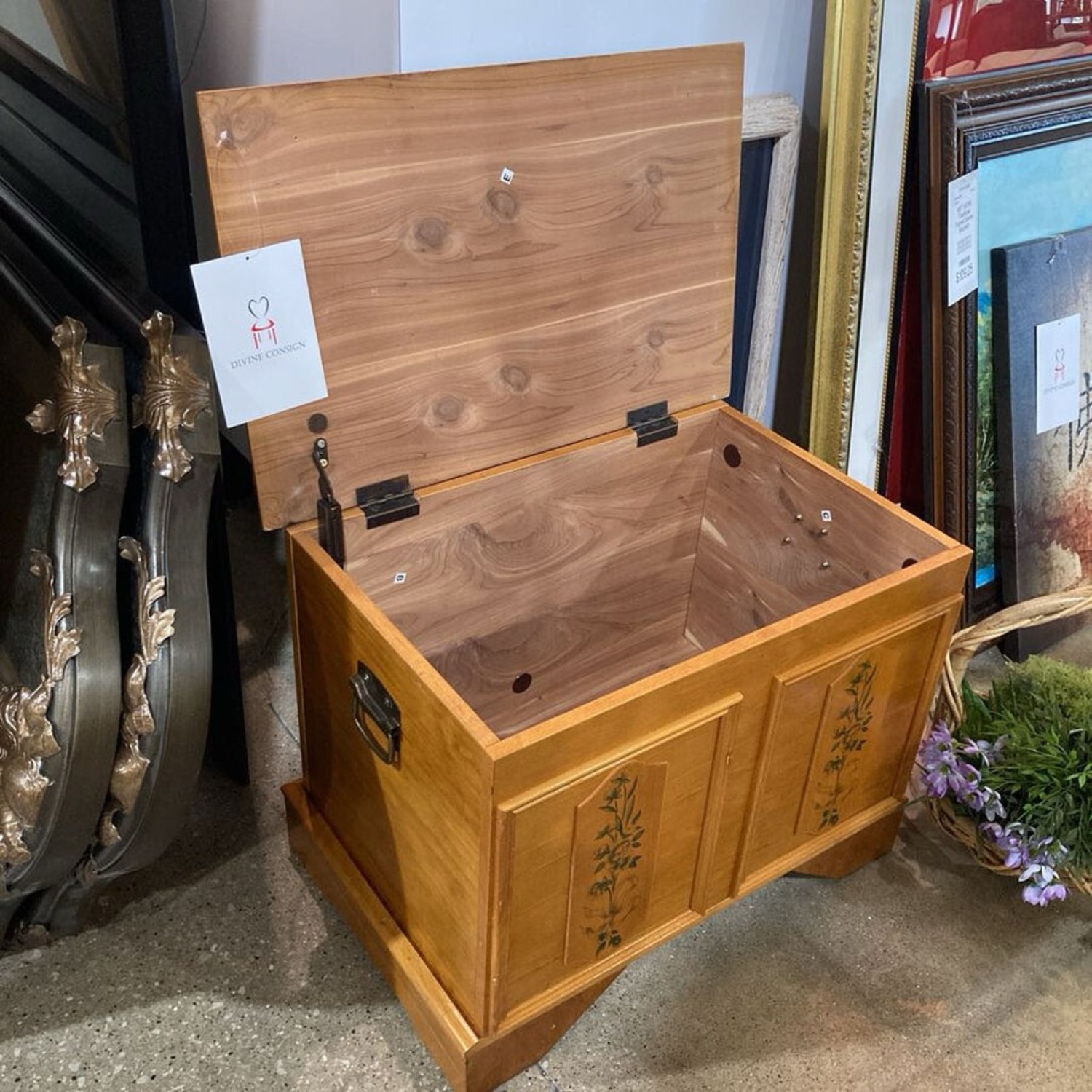 Etched Doors Wooden Storage Chest Furniture - image-5
