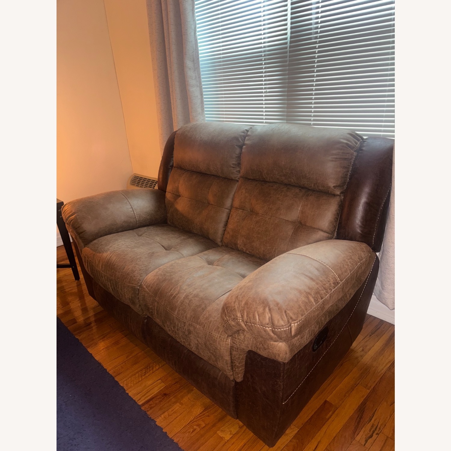 Bob's Discount Furniture Dark Brown 2 Seater Sofa - image-4