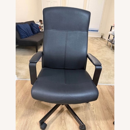 Used Comfortable Office Chair for sale on AptDeco