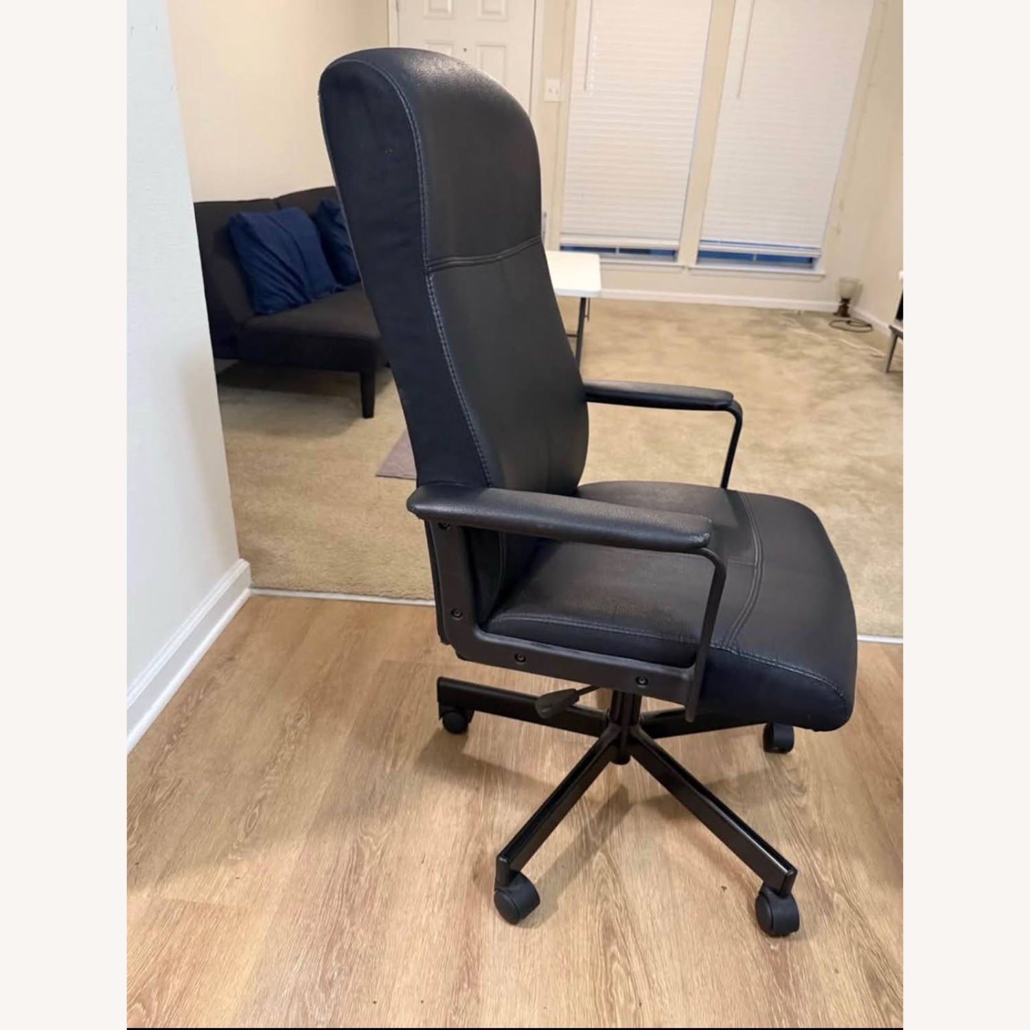 Comfortable Office Chair - image-2