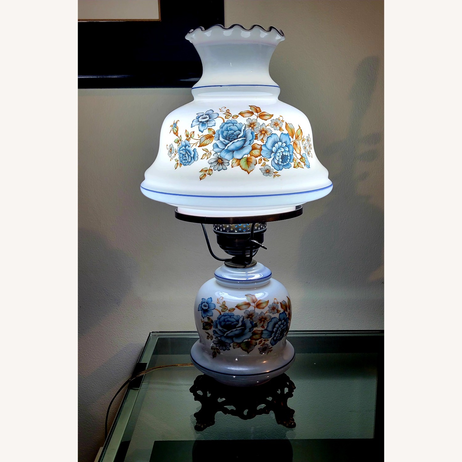 Vintage/Antique White Table Lamp - image-3
