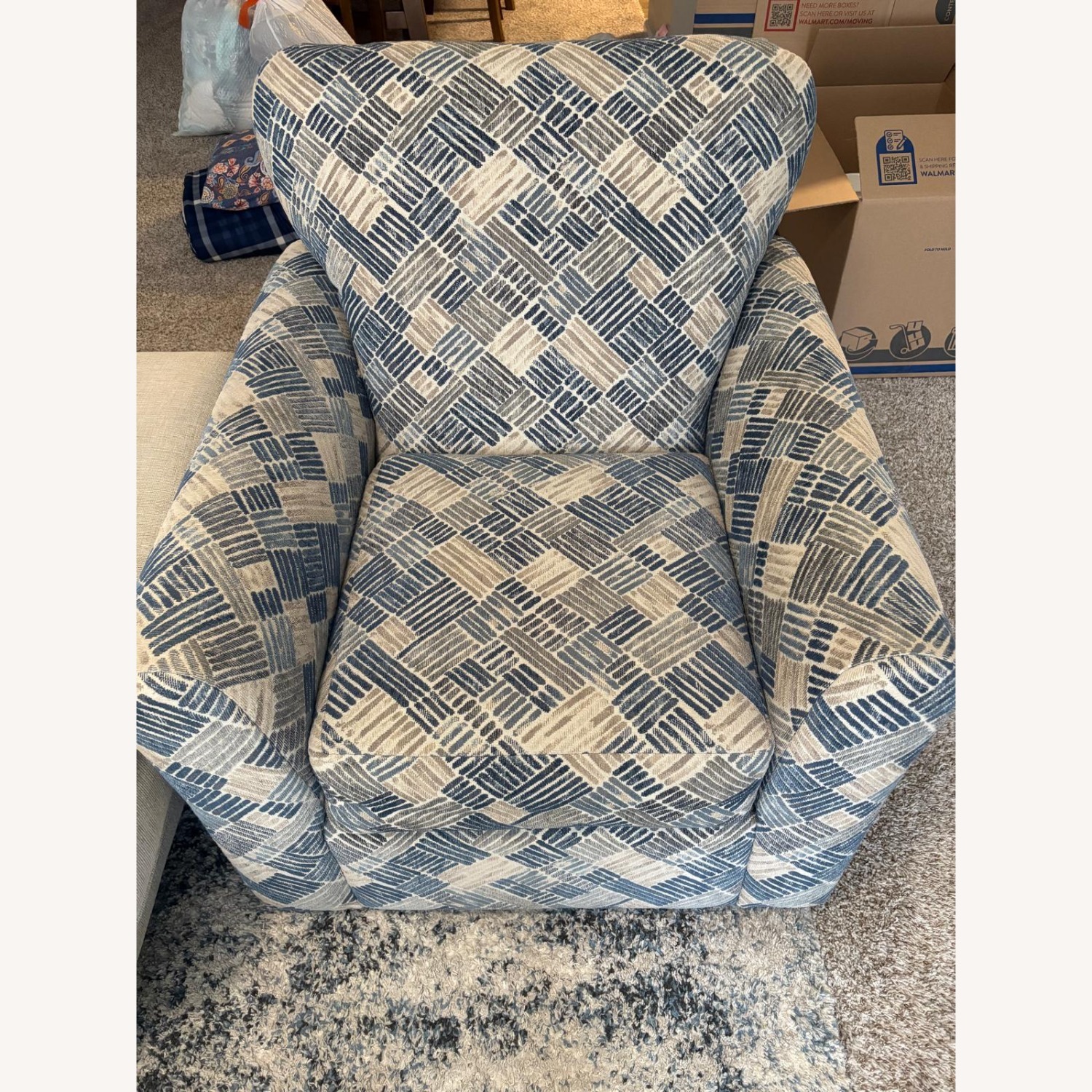 Rooms To Go Swivel Chair - image-1