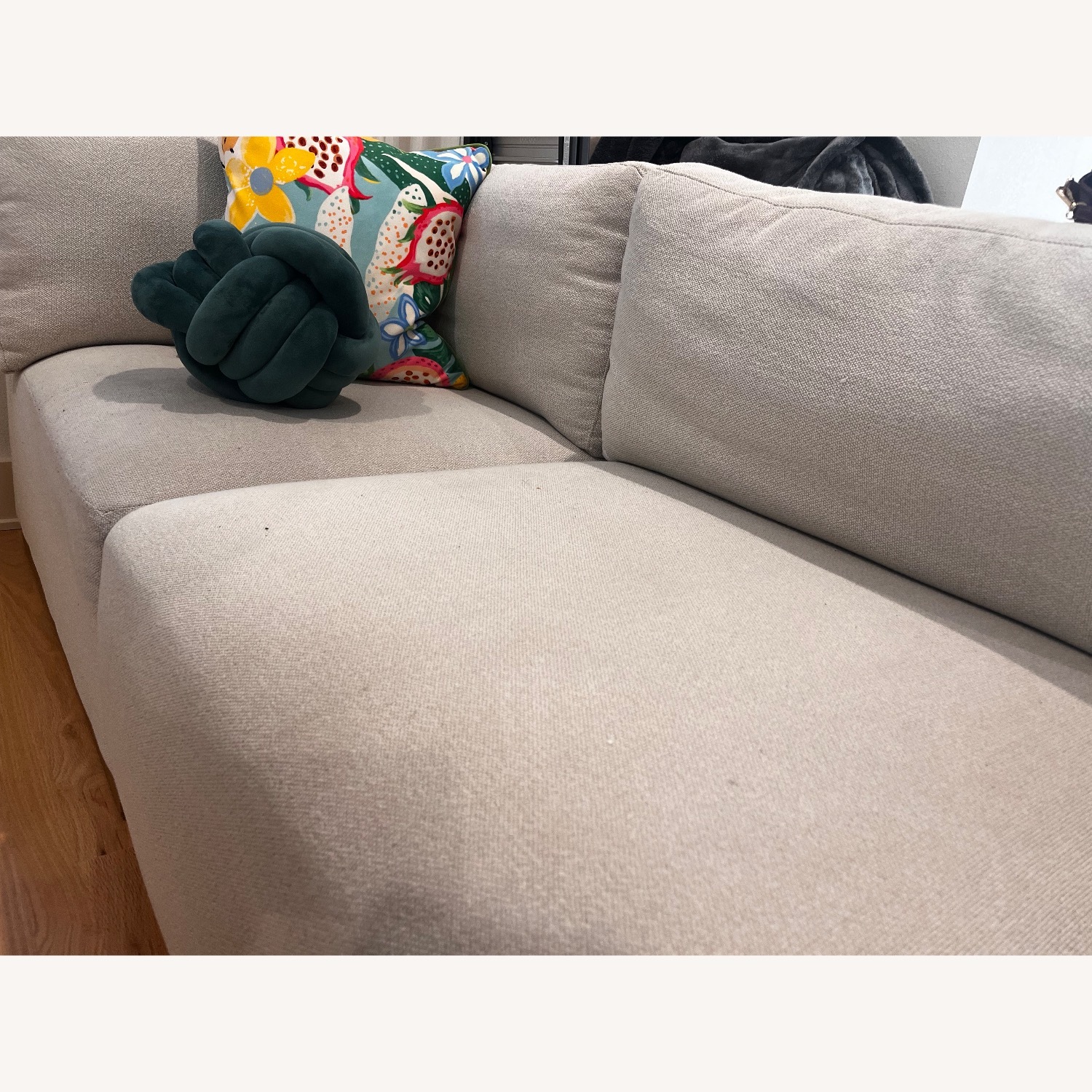 Thomasville Tisdale Sectional 6-piece Taupe - image-4