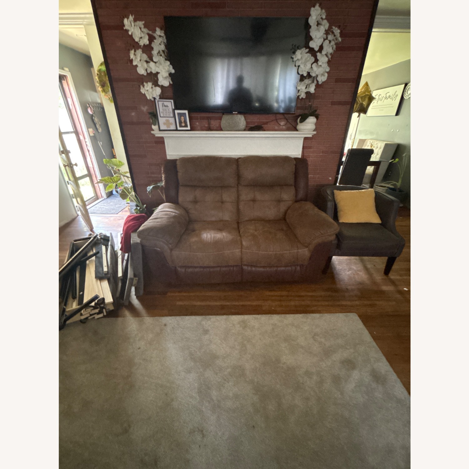 Bob's Discount Furniture 2 Seater Sofa - image-3