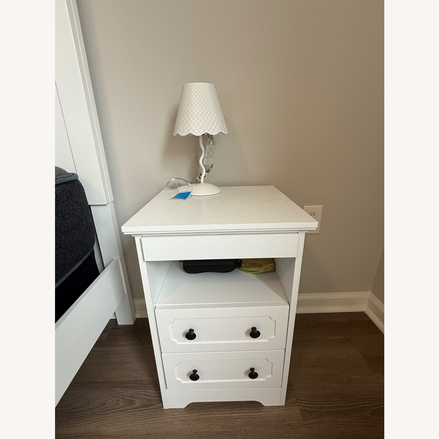Raymour & Flanigan Westlake White Wood Queen Bed - image-5