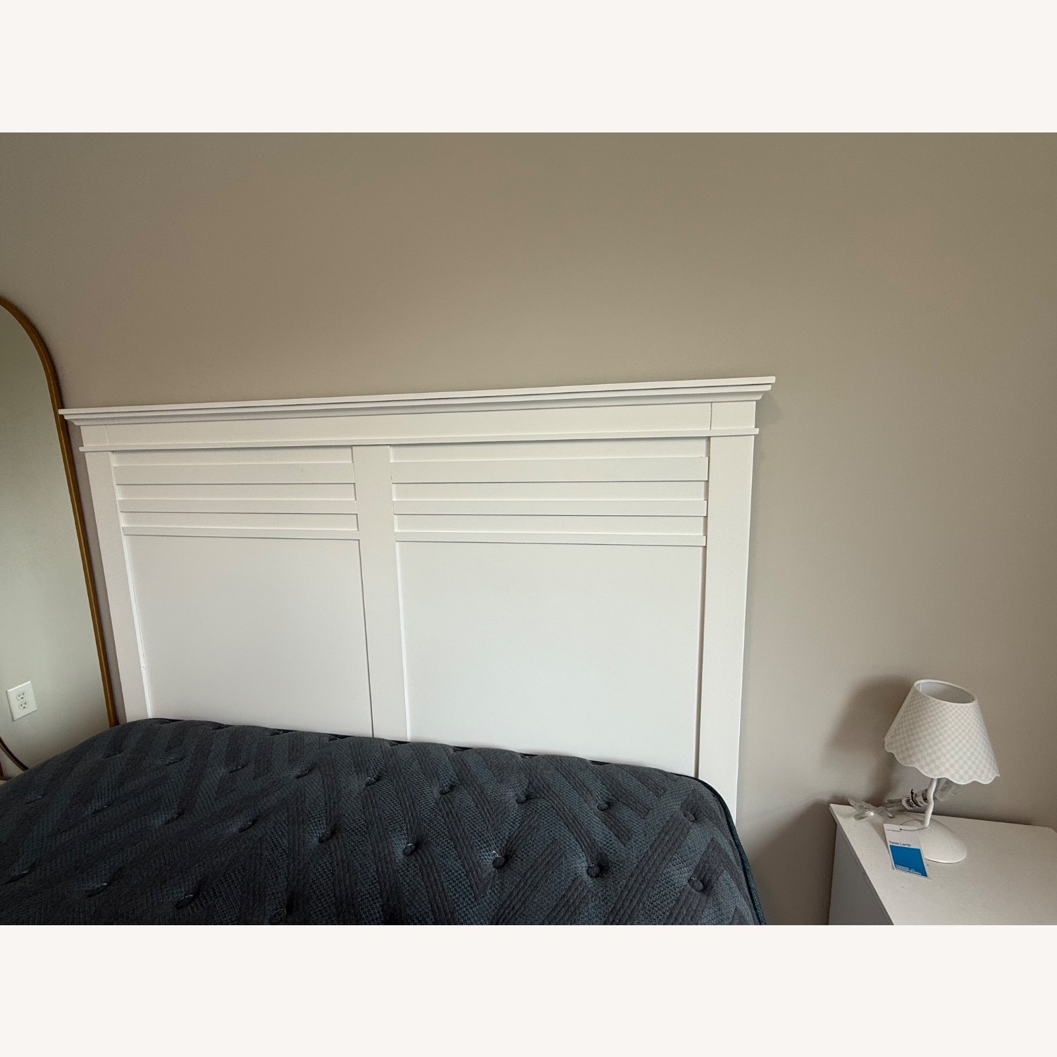 Raymour & Flanigan Westlake White Wood Queen Bed - image-4