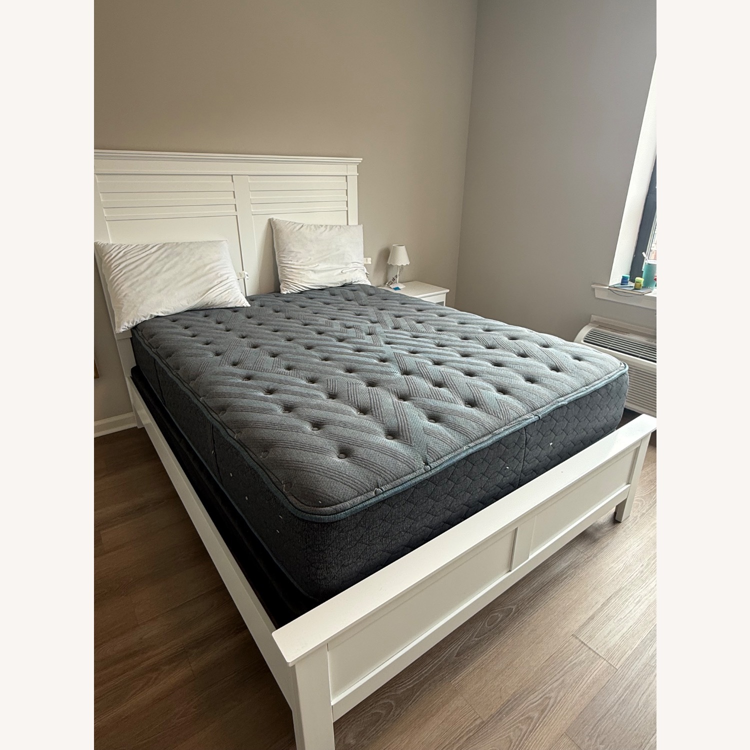 Raymour & Flanigan Westlake White Wood Queen Bed - image-2