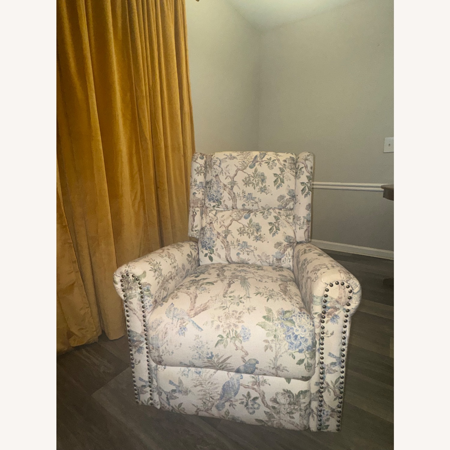 Floral & Bird Print Rock/Recliner - image-8