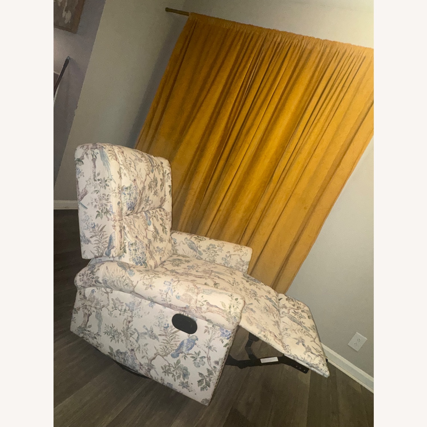 Floral & Bird Print Rock/Recliner - image-5