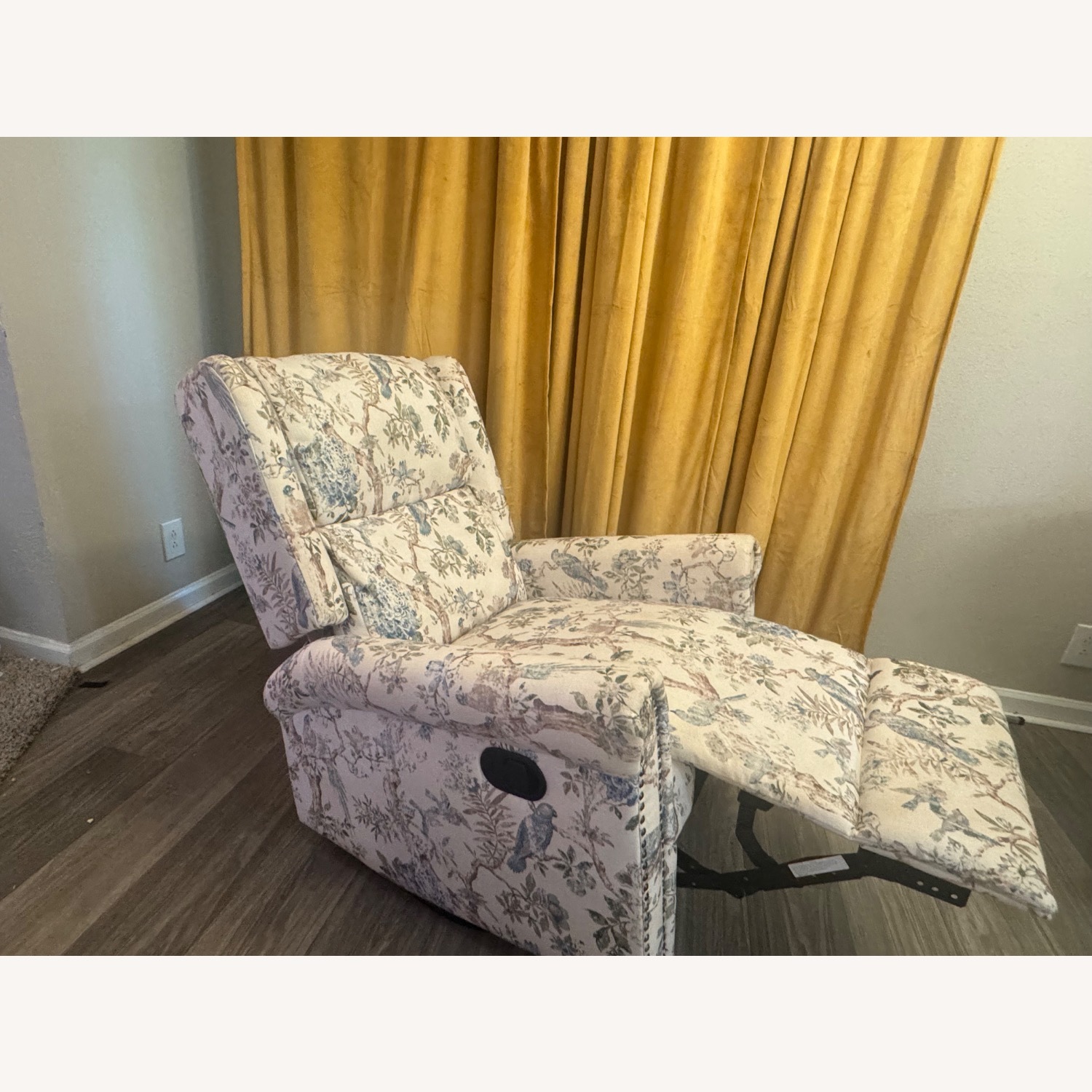 Floral & Bird Print Rock/Recliner - image-2