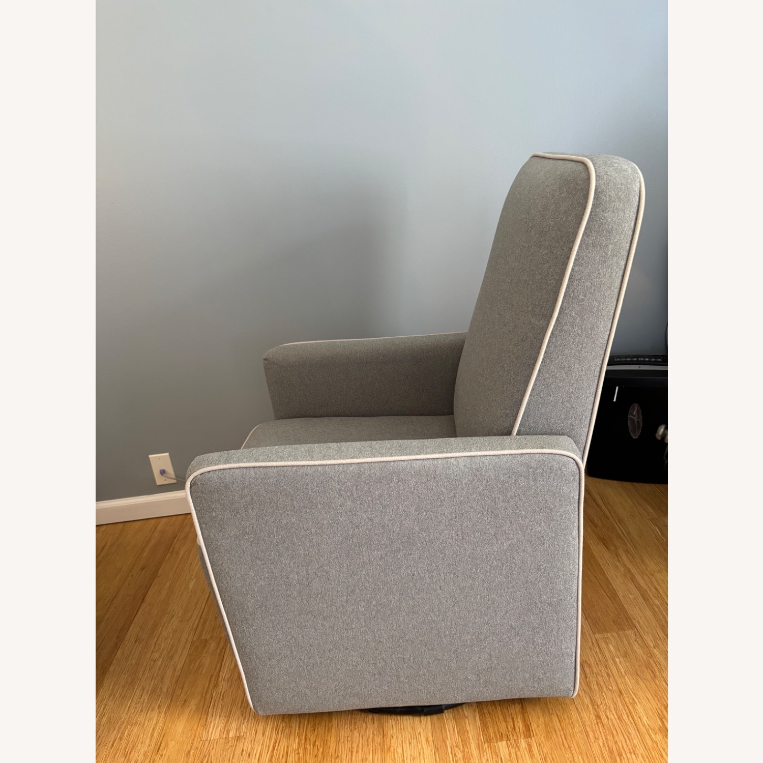Davinci Olive Glider and Ottoman - image-7
