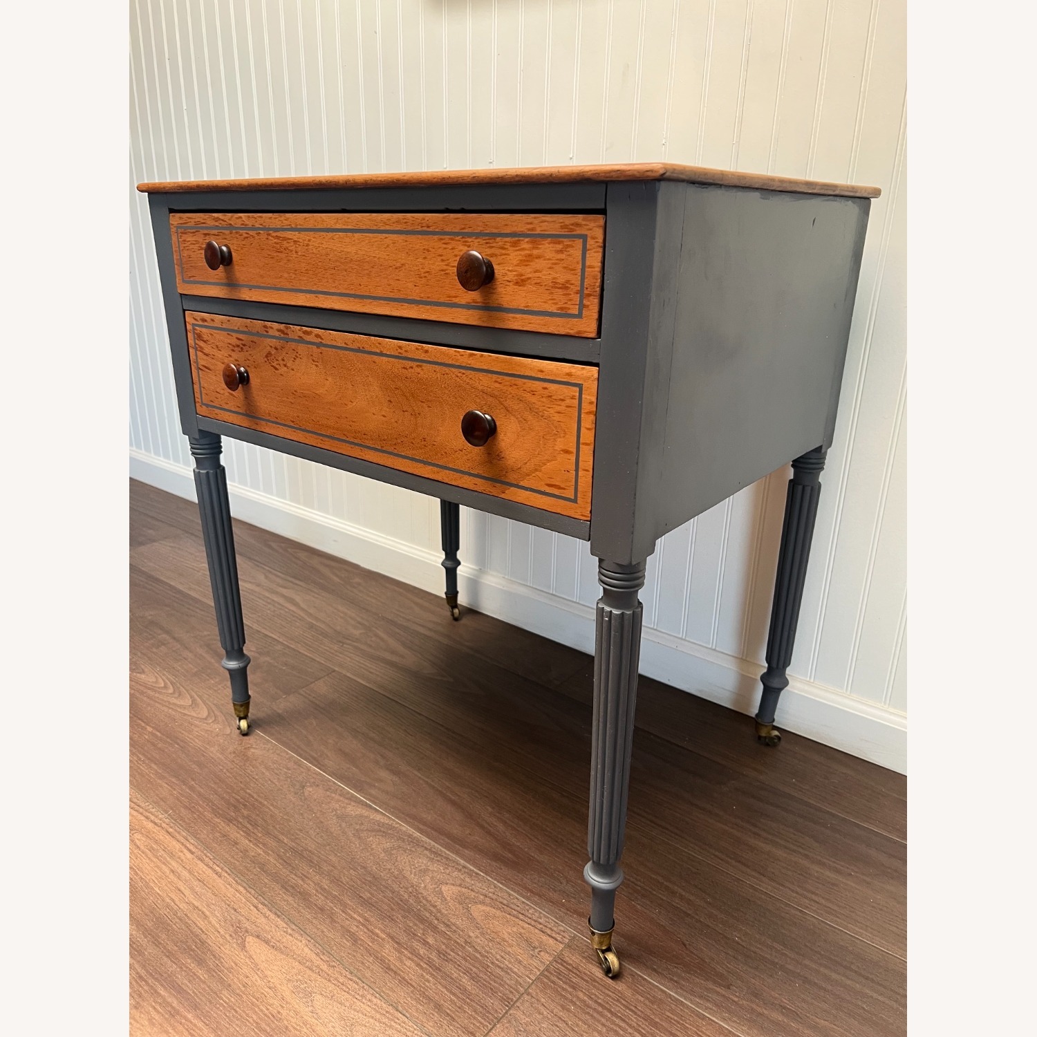 Federal Style Two-Tone Accent Table / Nightstand - image-4
