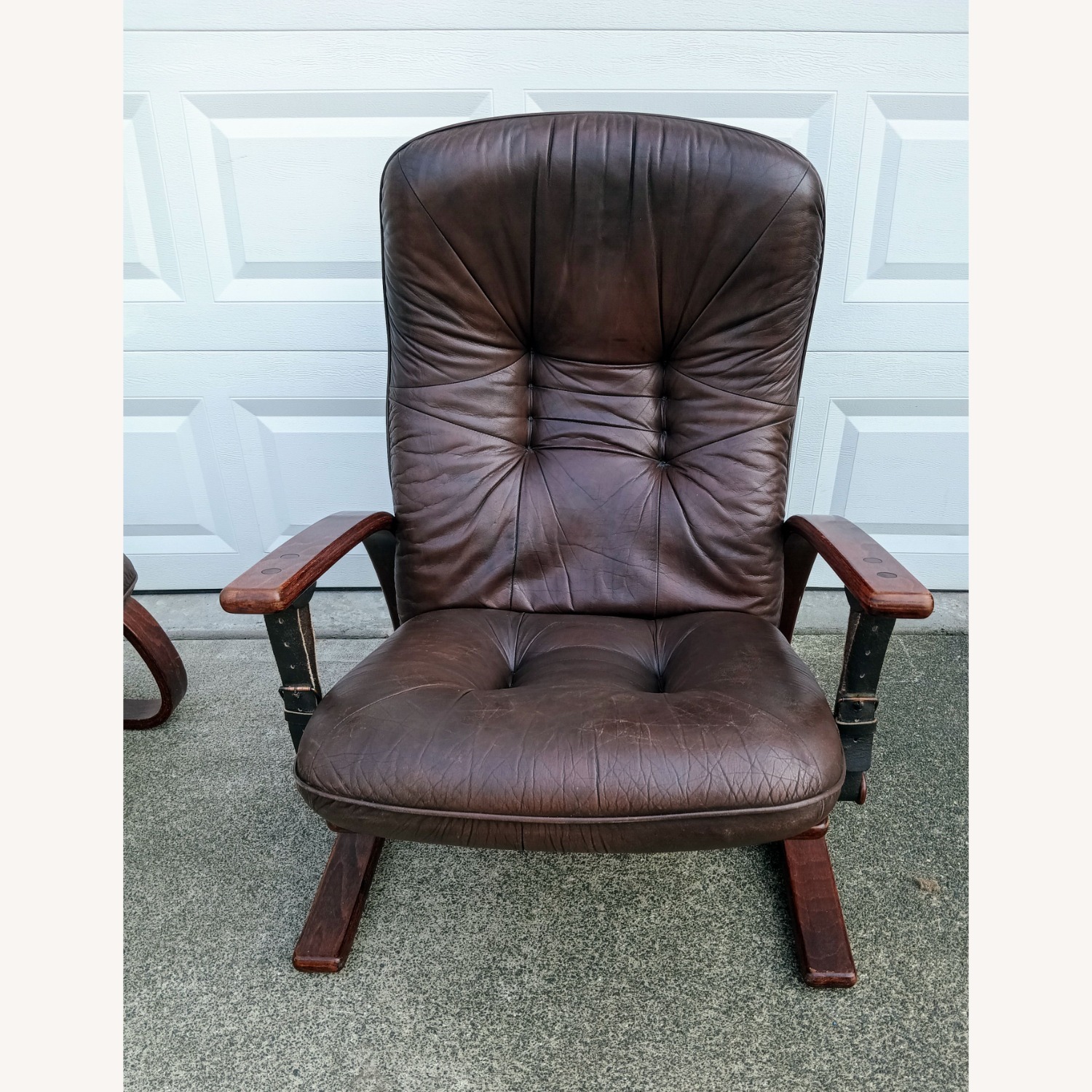 Vintage/Antique Finds Dark Brown Leather Recliner - image-15