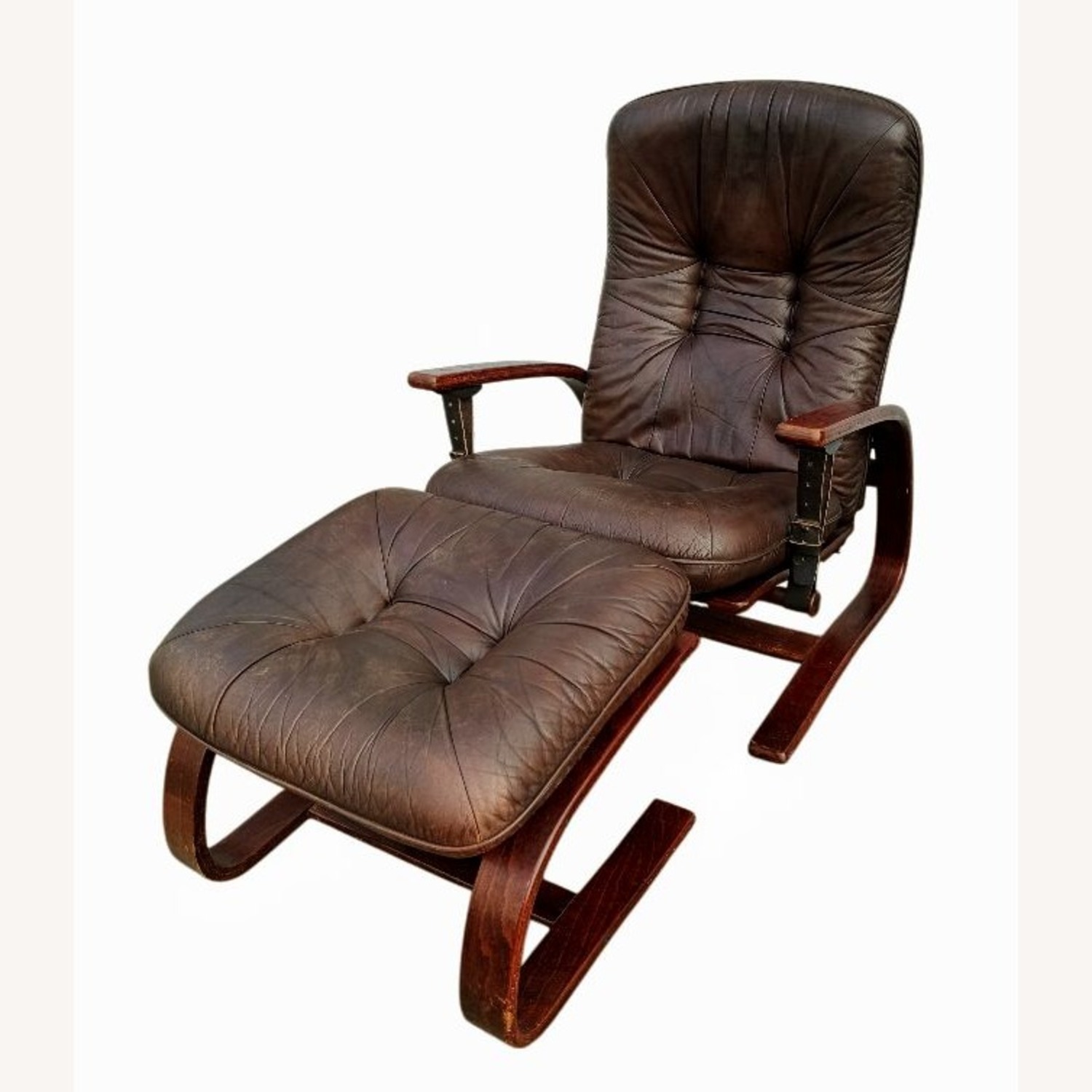 Vintage/Antique Finds Dark Brown Leather Recliner - image-6