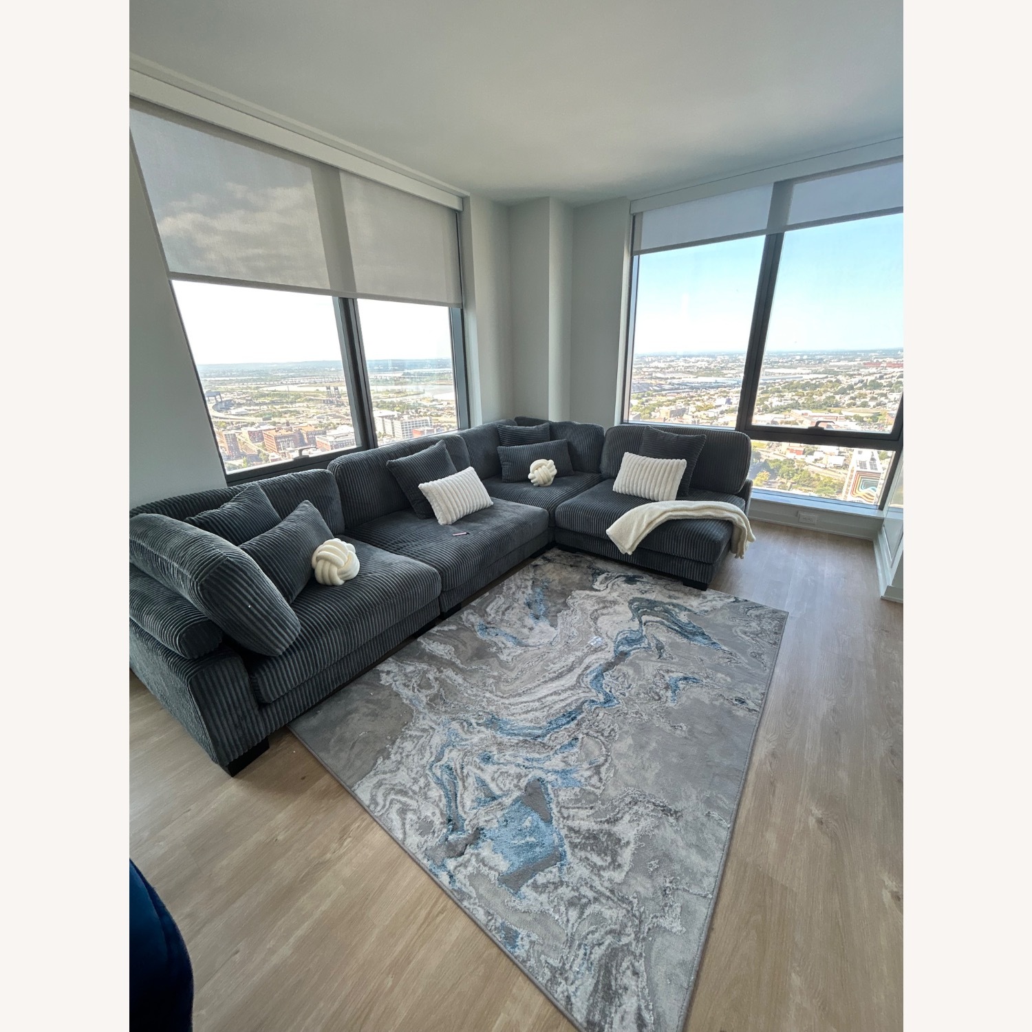 Raymour & Flanigan Maverick Modular Couch - image-3