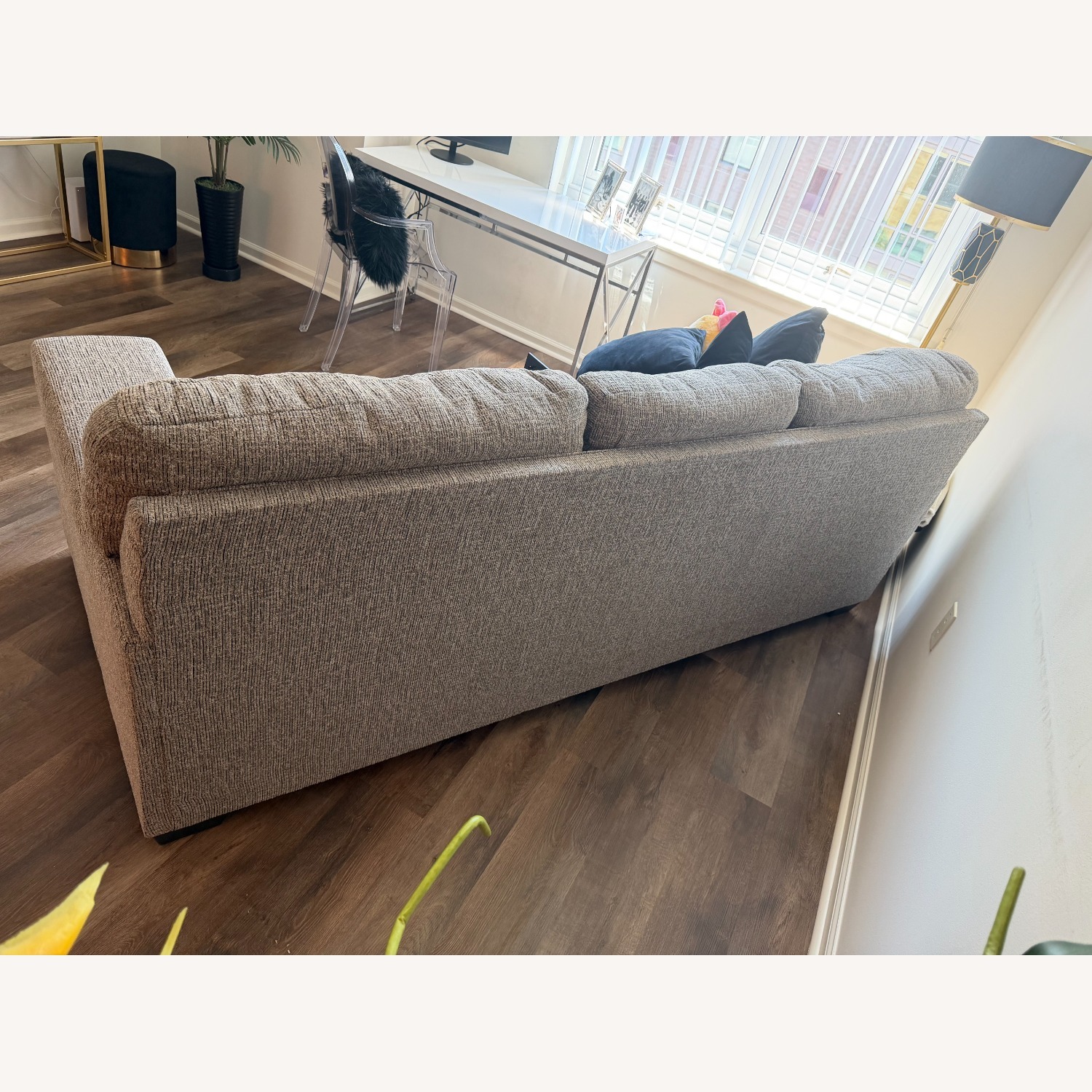 Light Gray 3+ Seater Sofa - image-3