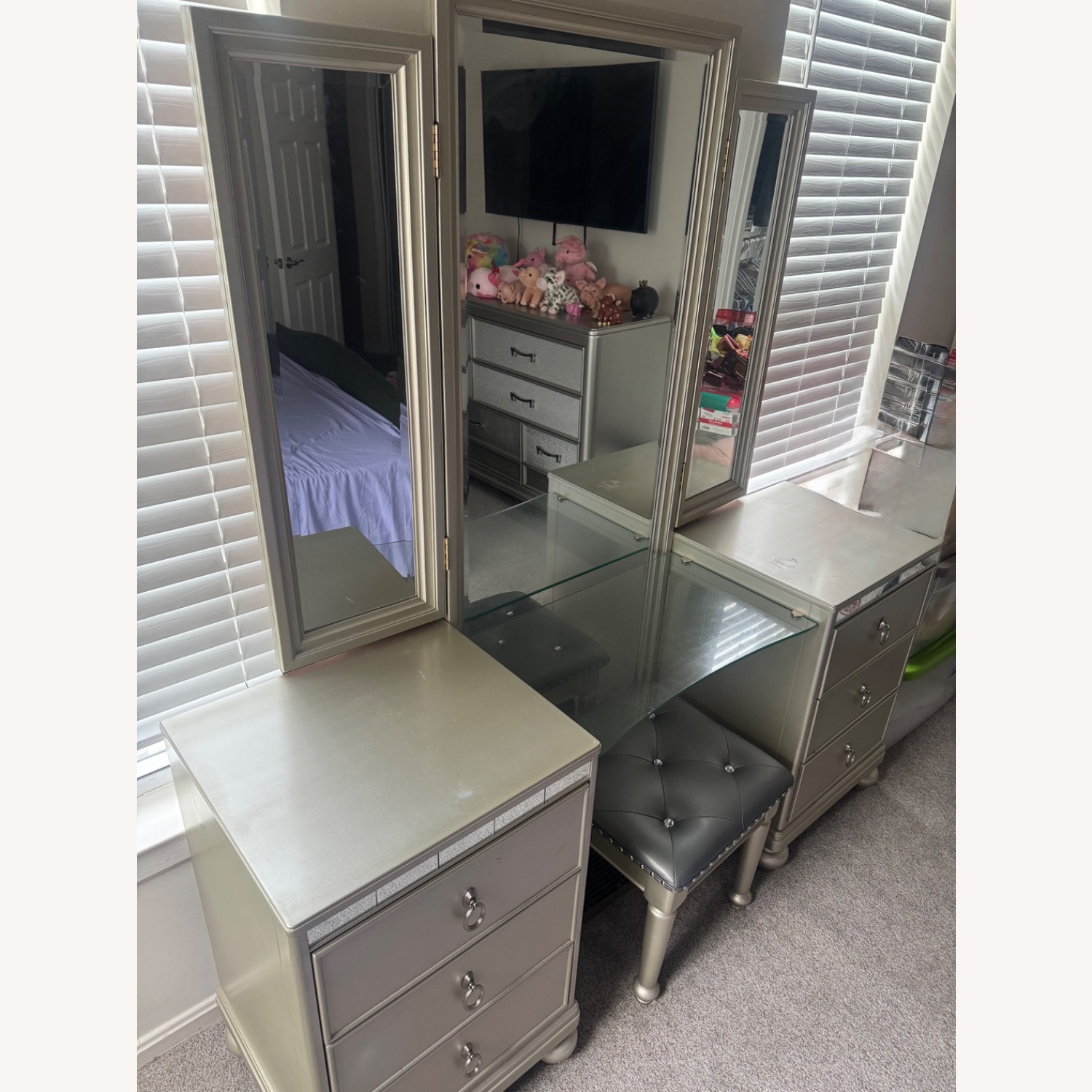 Silver Dresser - image-1