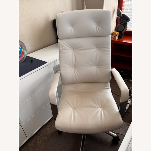 Used Zuri Furniture White Leather Office Chair for sale on AptDeco